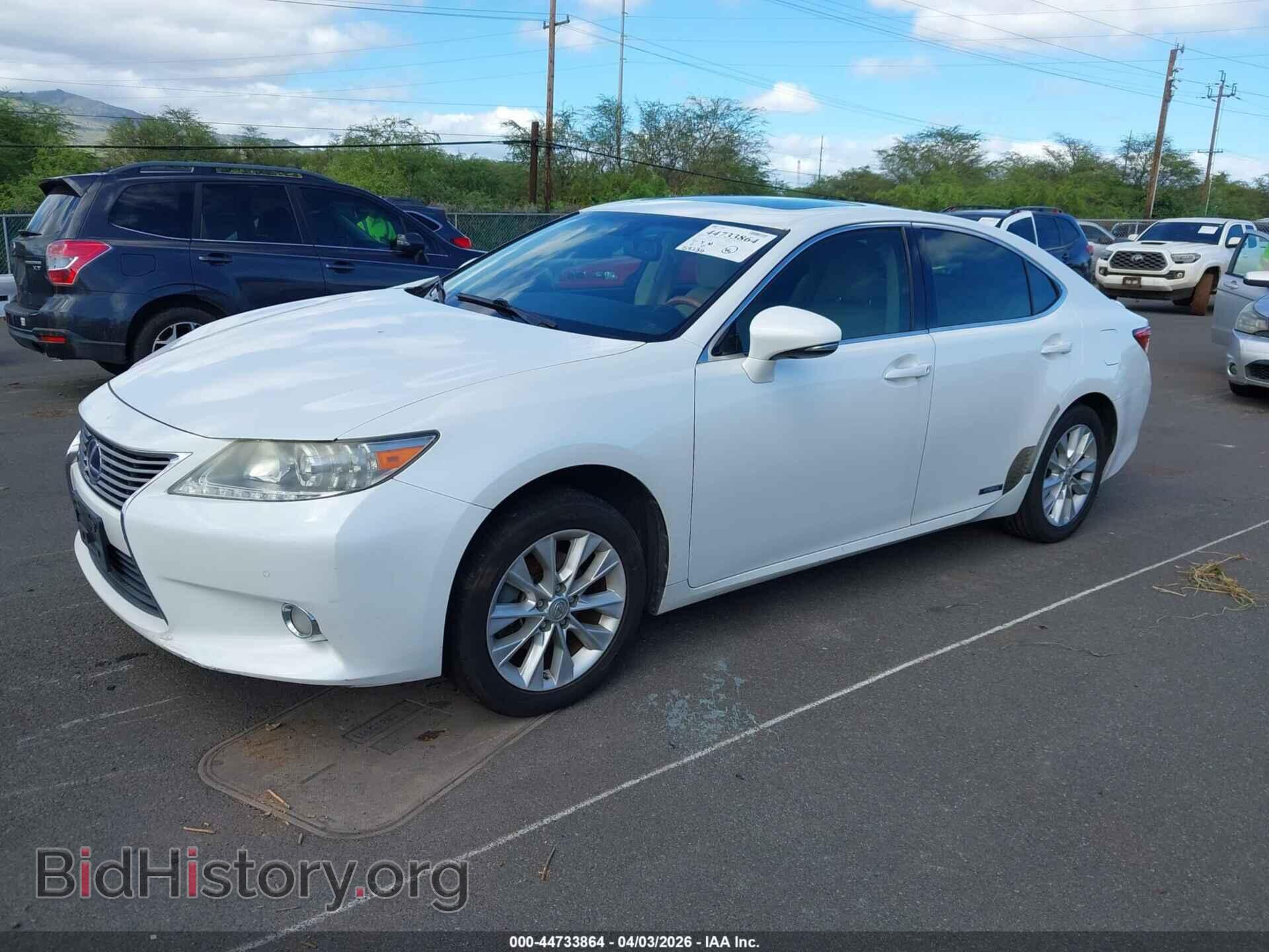 2013 LEXUS ES 300H - VIN: JTHBW1GG6D2027745 - Photo 2