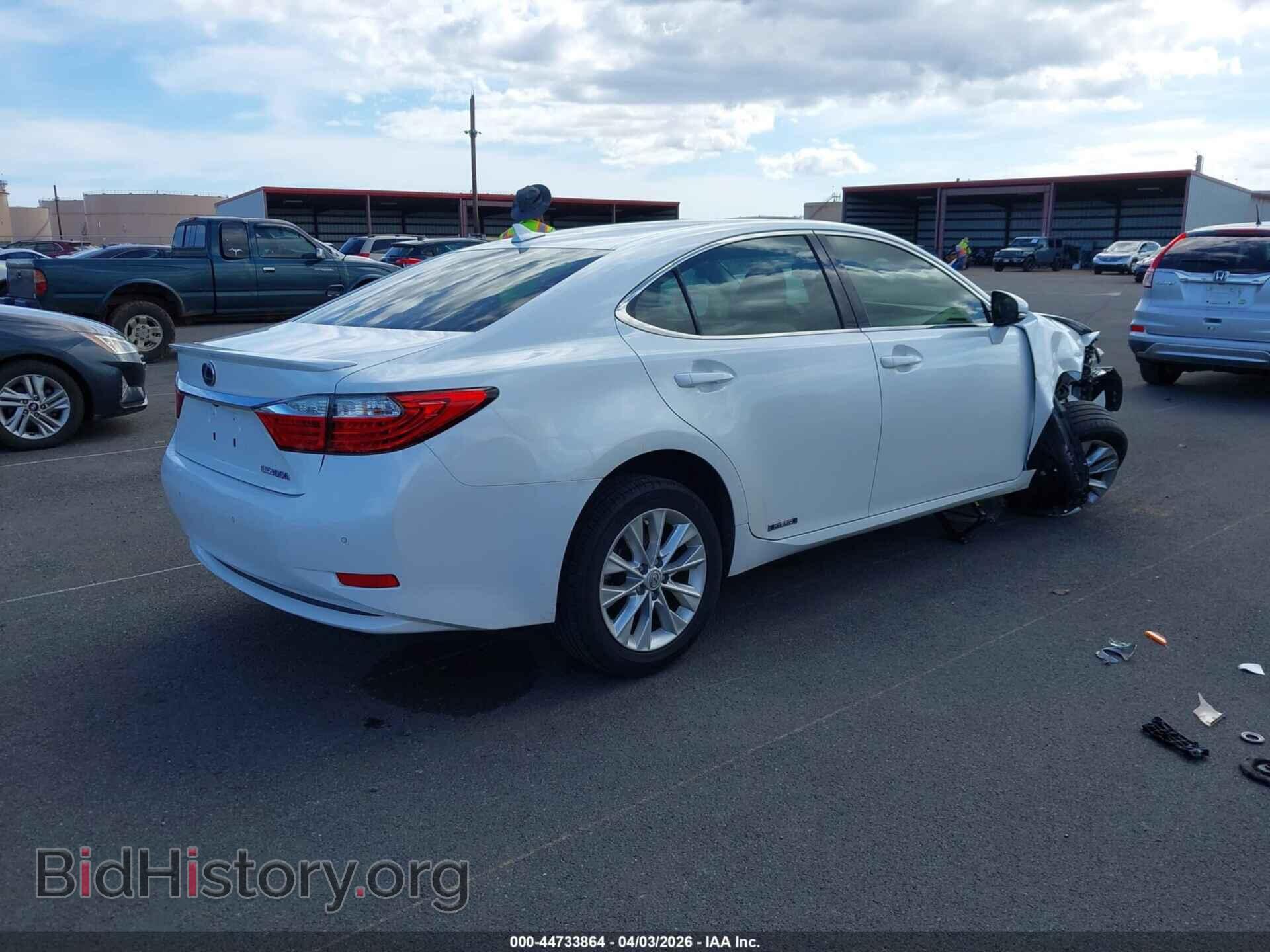 2013 LEXUS ES 300H - VIN: JTHBW1GG6D2027745 - Photo 4