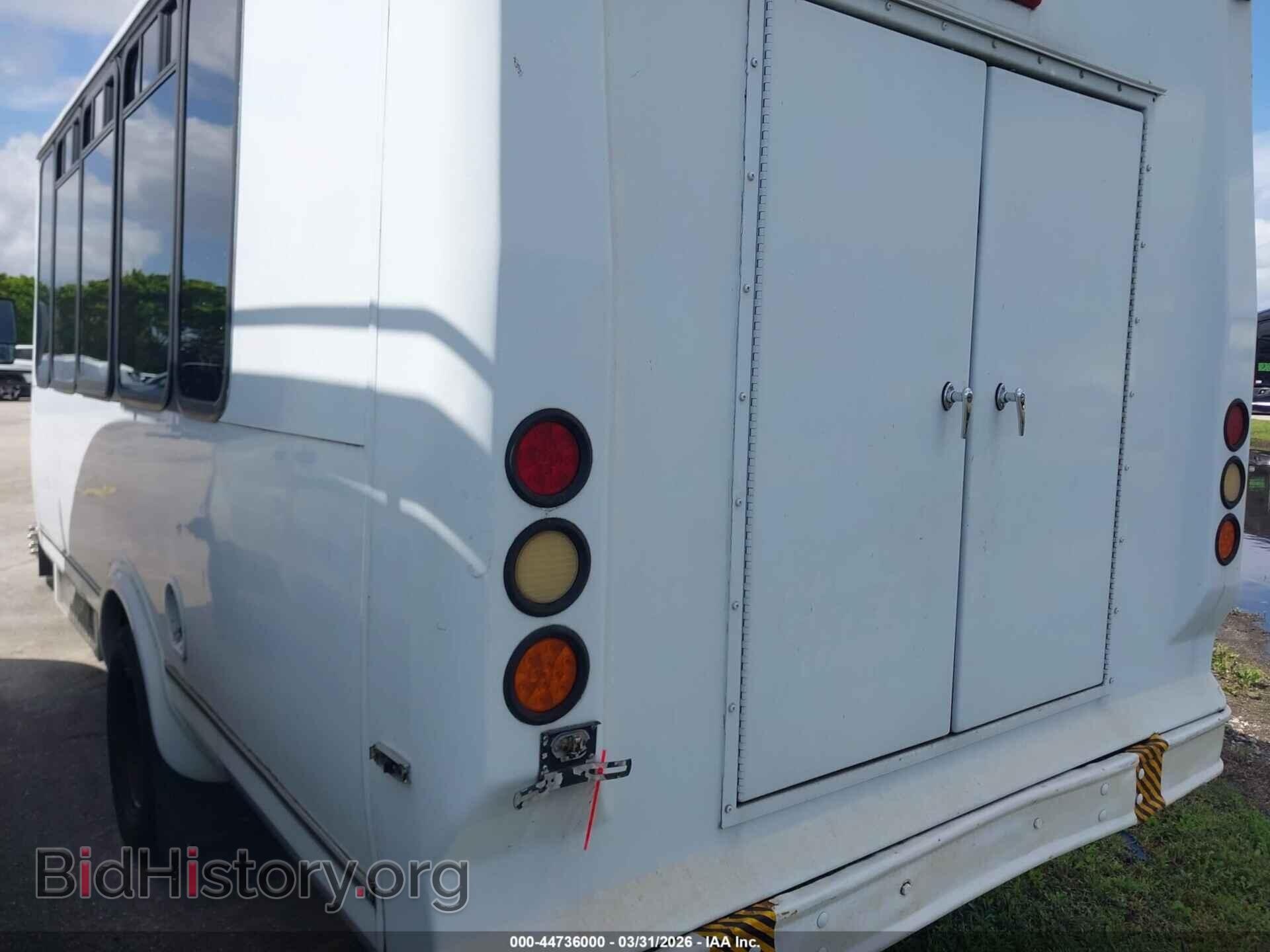 2011 FORD E-450 CUTAWAY - VIN: 1FDFE4FS5BDA34664 - Photo 3