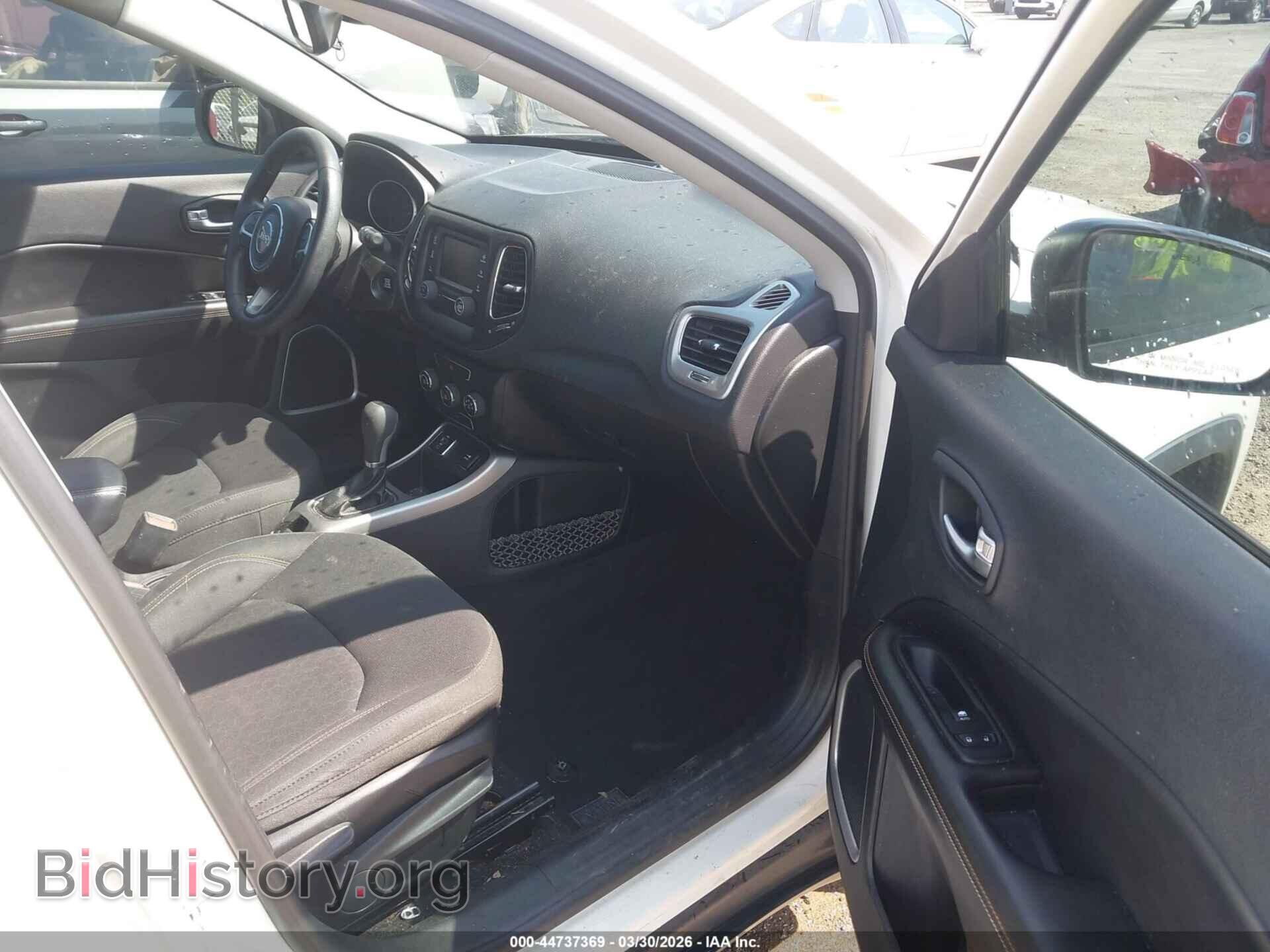 2018 JEEP COMPASS - VIN: 3C4NJCAB0JT123113 - Фото 5