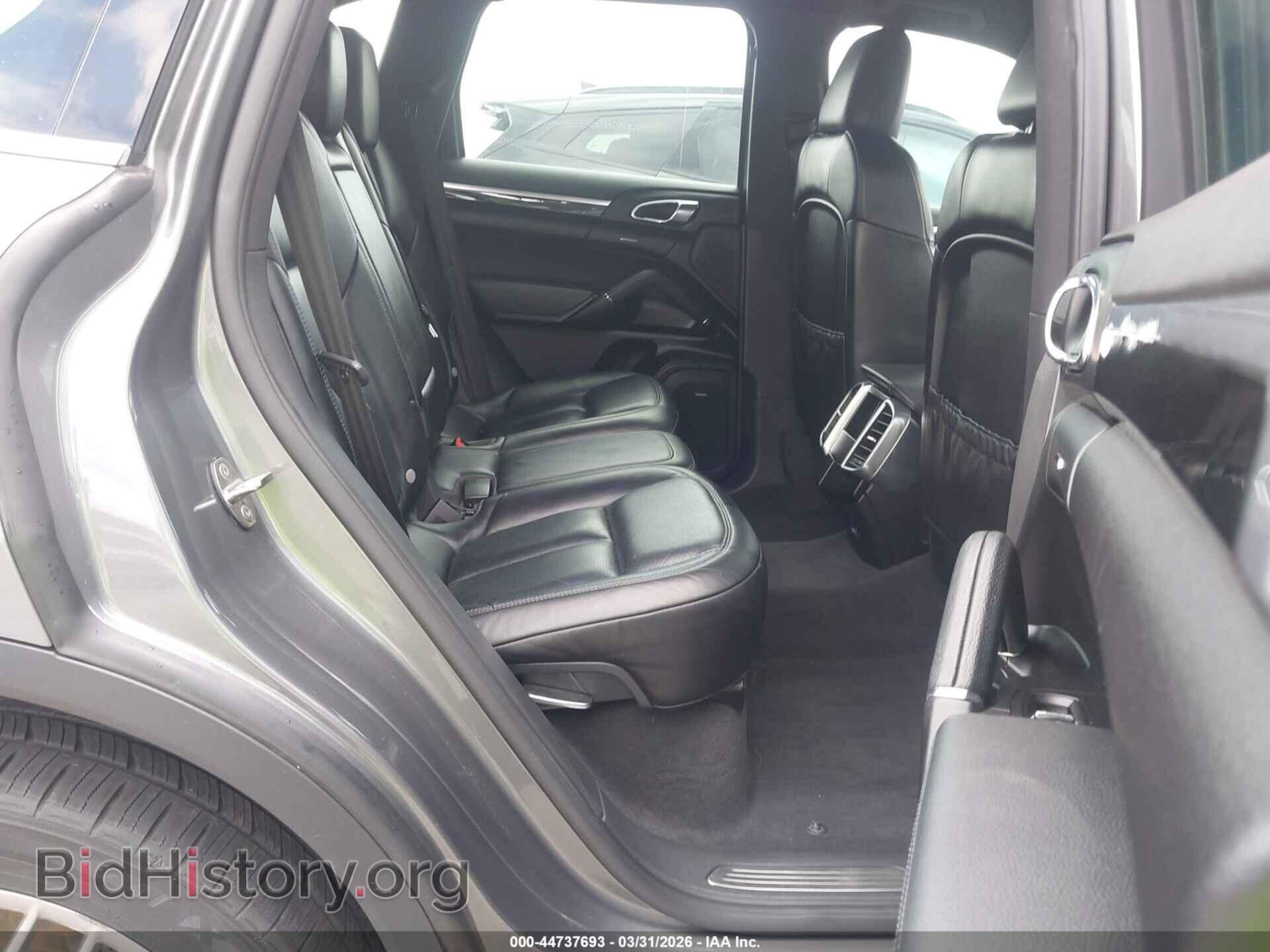 2016 PORSCHE CAYENNE - VIN: WP1AA2A26GLA00699 - Photo 8