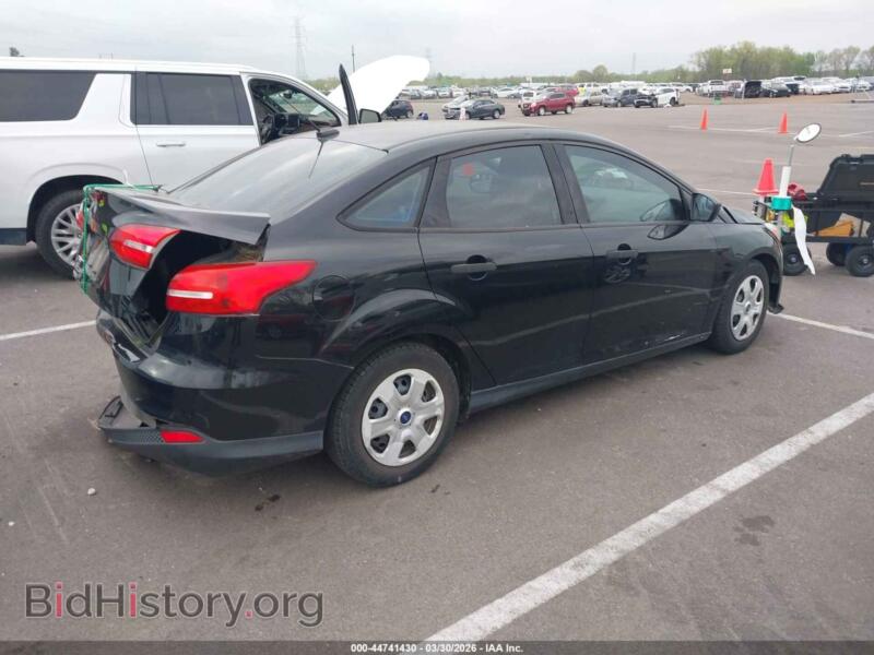 2018 Ford FOCUS (VIN 1FADP3E25JL204369) — photo 4 of 16