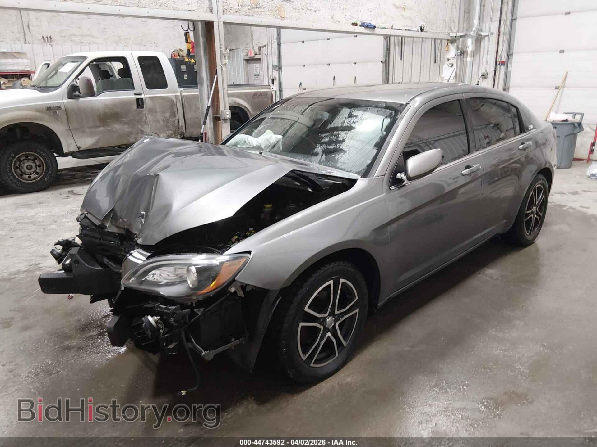 2013 CHRYSLER 200 - VIN: 1C3CCBCG3DN550167 - Фото 2