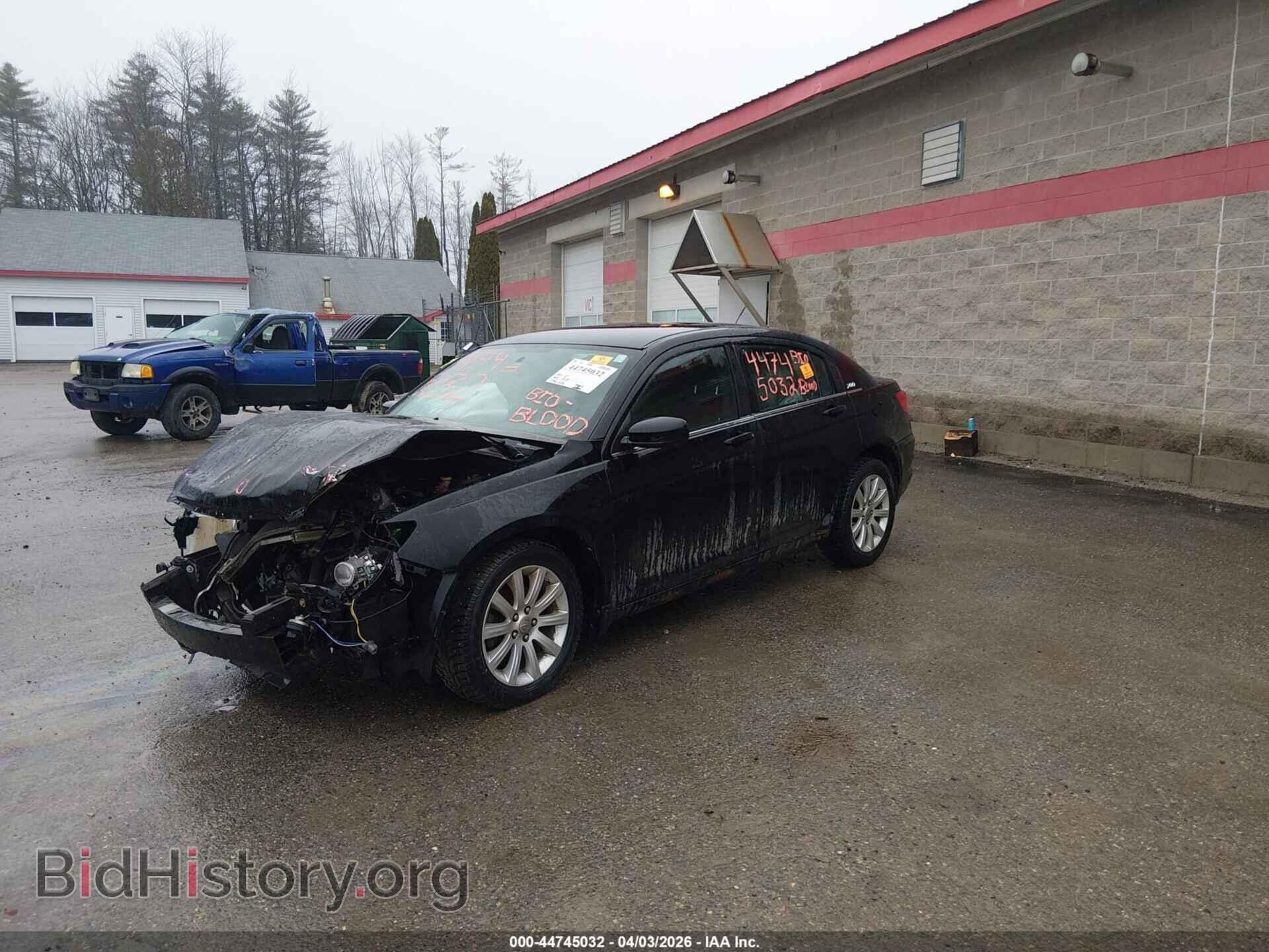 2013 CHRYSLER 200 - VIN: 1C3CCBBB7DN674321 - Photo 2