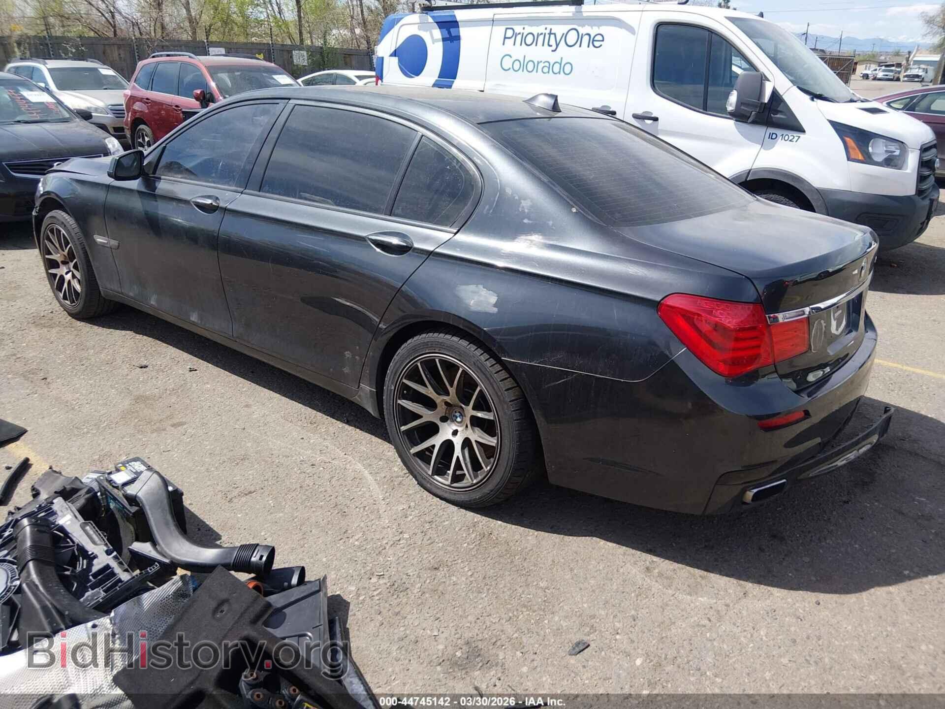 2011 BMW 750LI - VIN: WBAKB8C59BC851933 - Фото 3