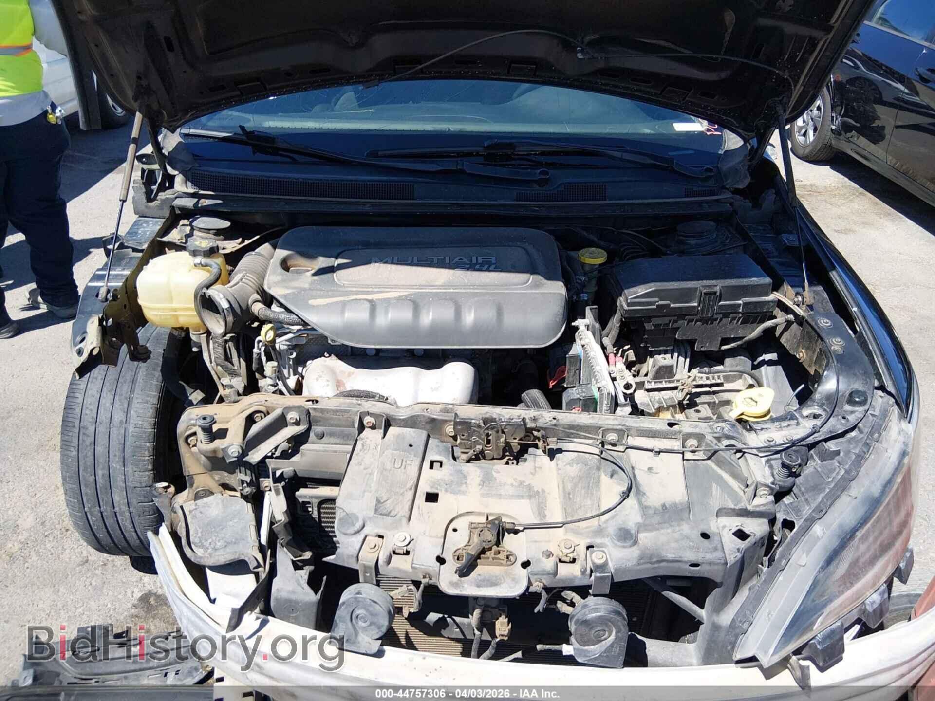 2015 CHRYSLER 200 - VIN: 1C3CCCAB0FN734417 - Фото 10