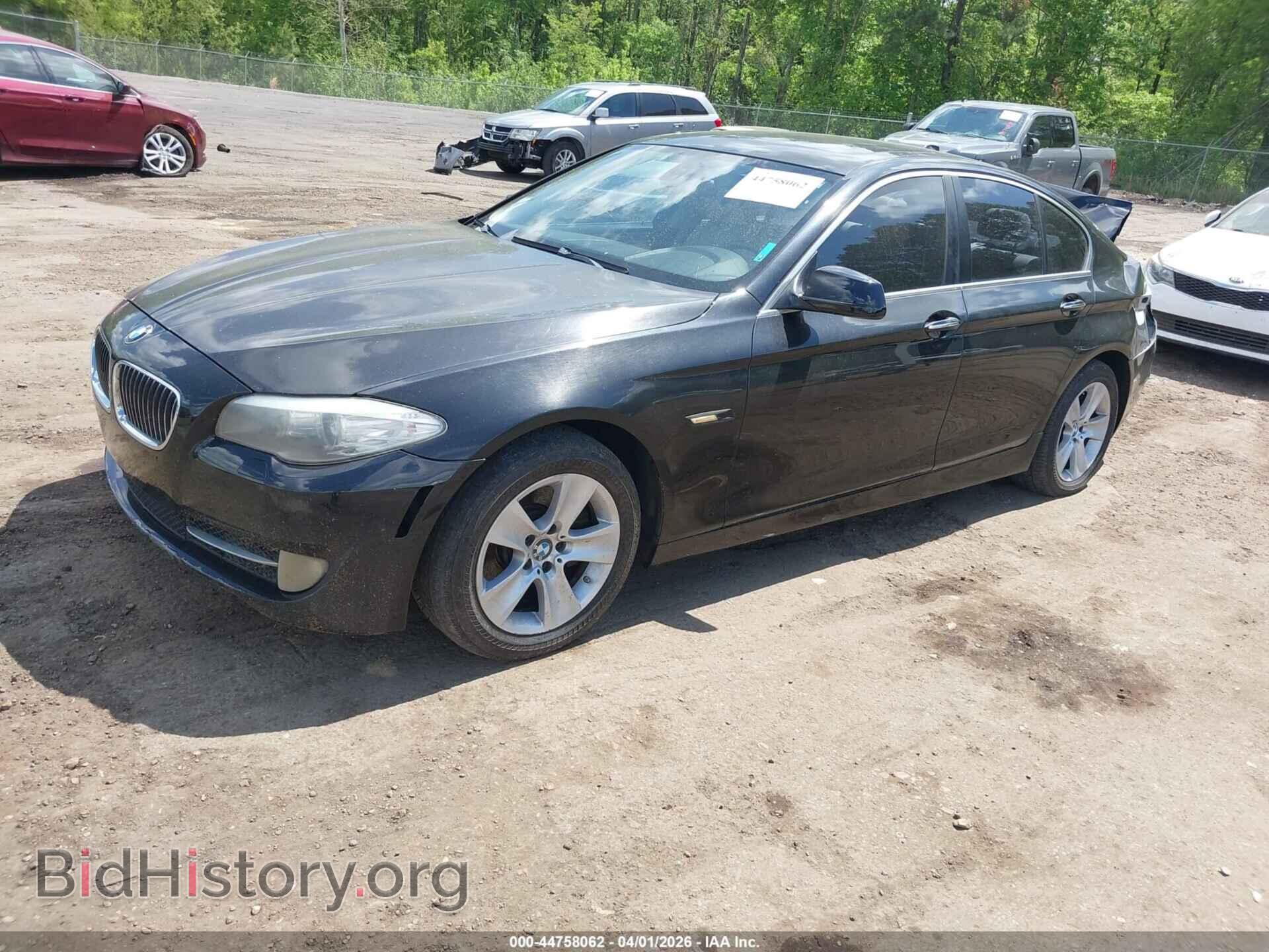 2011 BMW 528I - VIN: WBAFR1C50BDS36234 - Фото 2