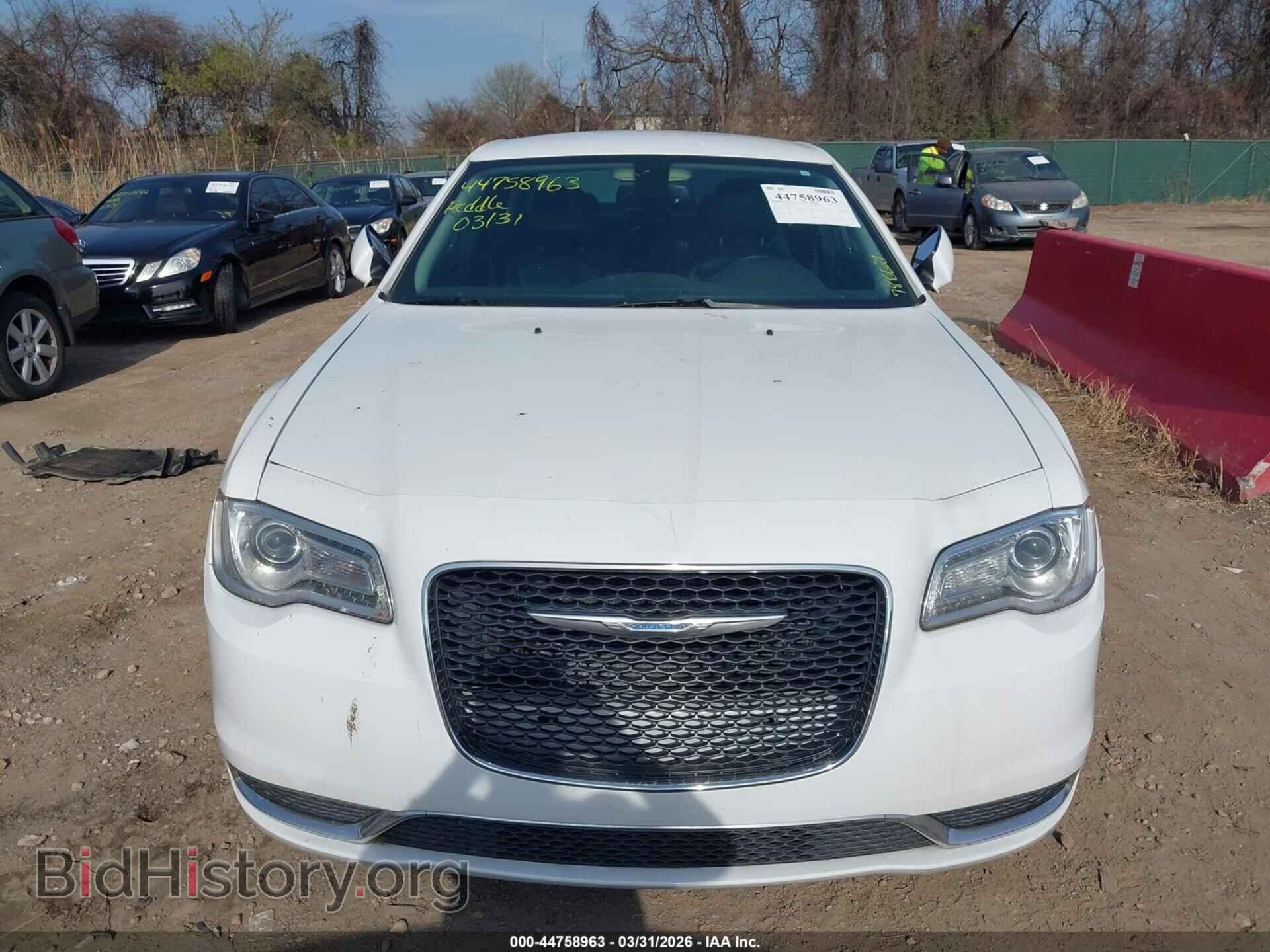 2015 CHRYSLER 300 - VIN: 2C3CCAAG6FH786627 - Фото 13