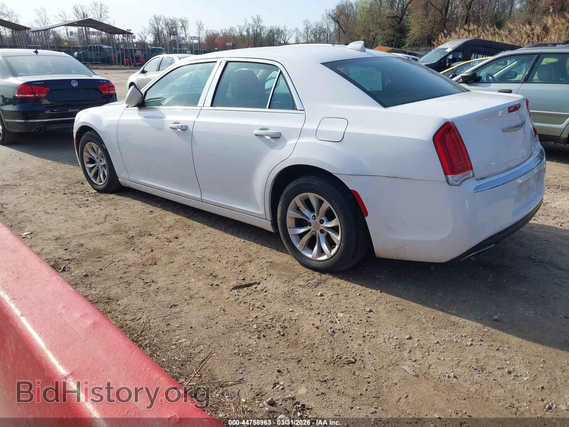 2015 CHRYSLER 300 - VIN: 2C3CCAAG6FH786627 - Фото 3