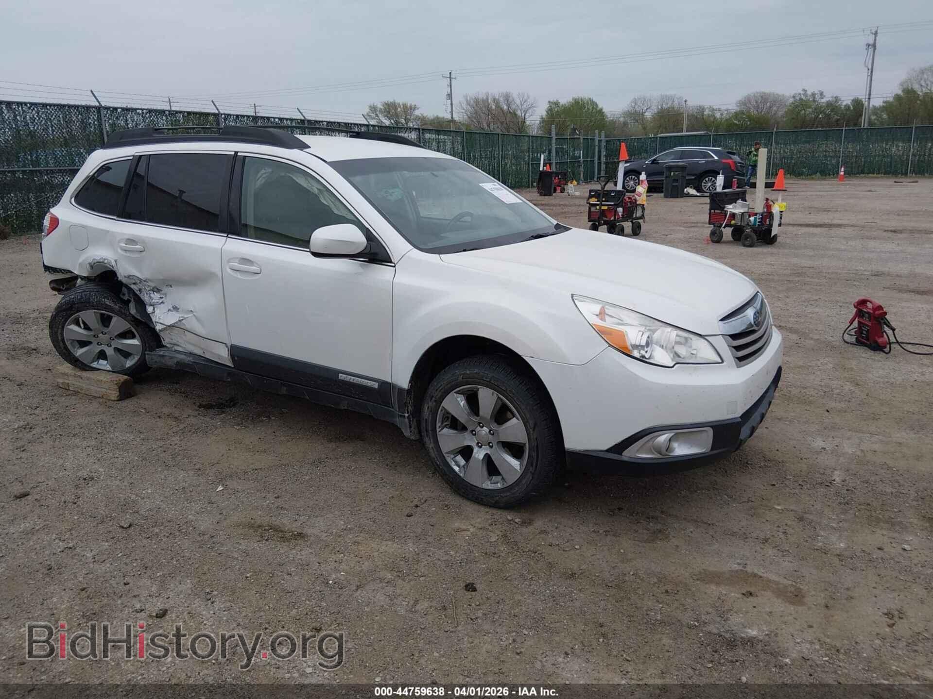 Photo 4S4BRBCC2B3357337 - SUBARU OUTBACK 2011