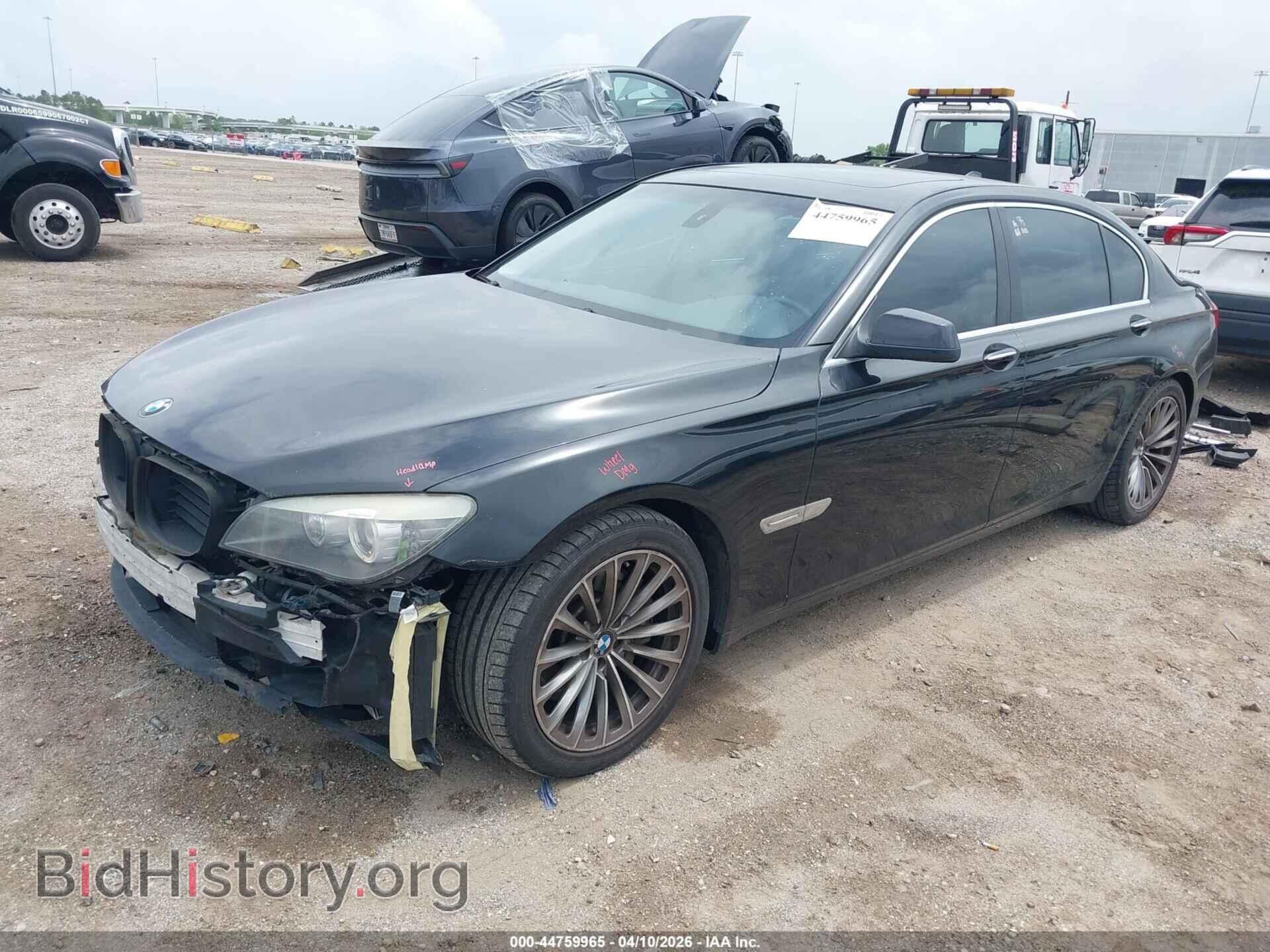 2011 BMW 750LI - VIN: WBAKB8C50BC851805 - Фото 2