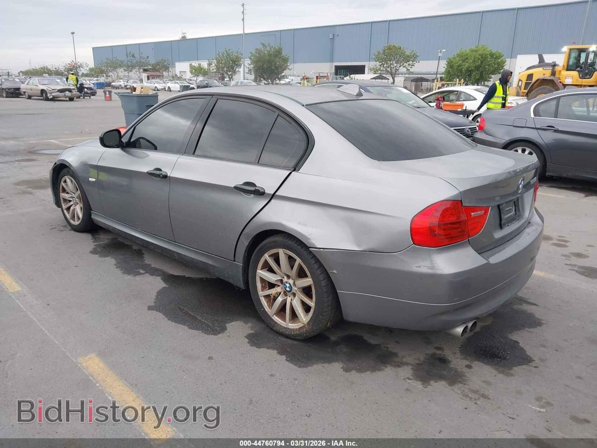 2010 BMW 328I - VIN: WBAPH5C52AA438975 - Фото 3