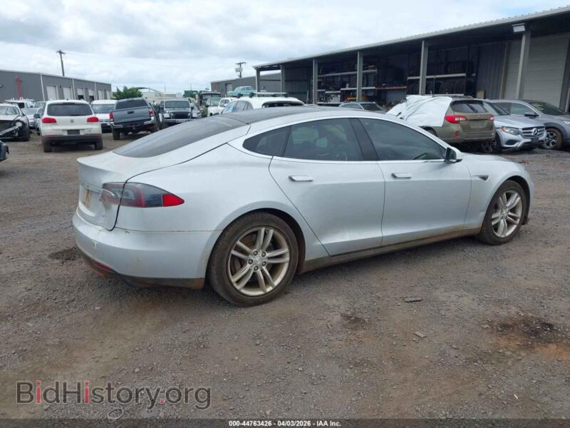 2013 Tesla MODEL S (VIN 5YJSA1AC8DFP10890) — фото 4 из 11