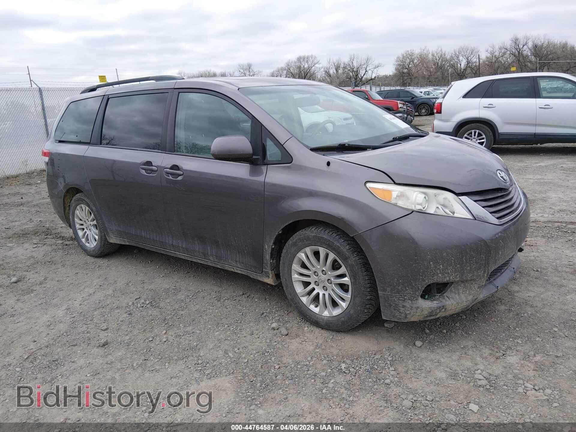 Фотография 5TDYK3DC8BS038630 - TOYOTA SIENNA 2011