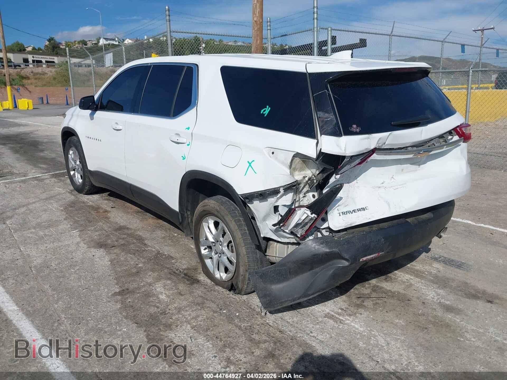 2018 CHEVROLET TRAVERSE - VIN: 1GNERFKW2JJ264582 - Фото 3