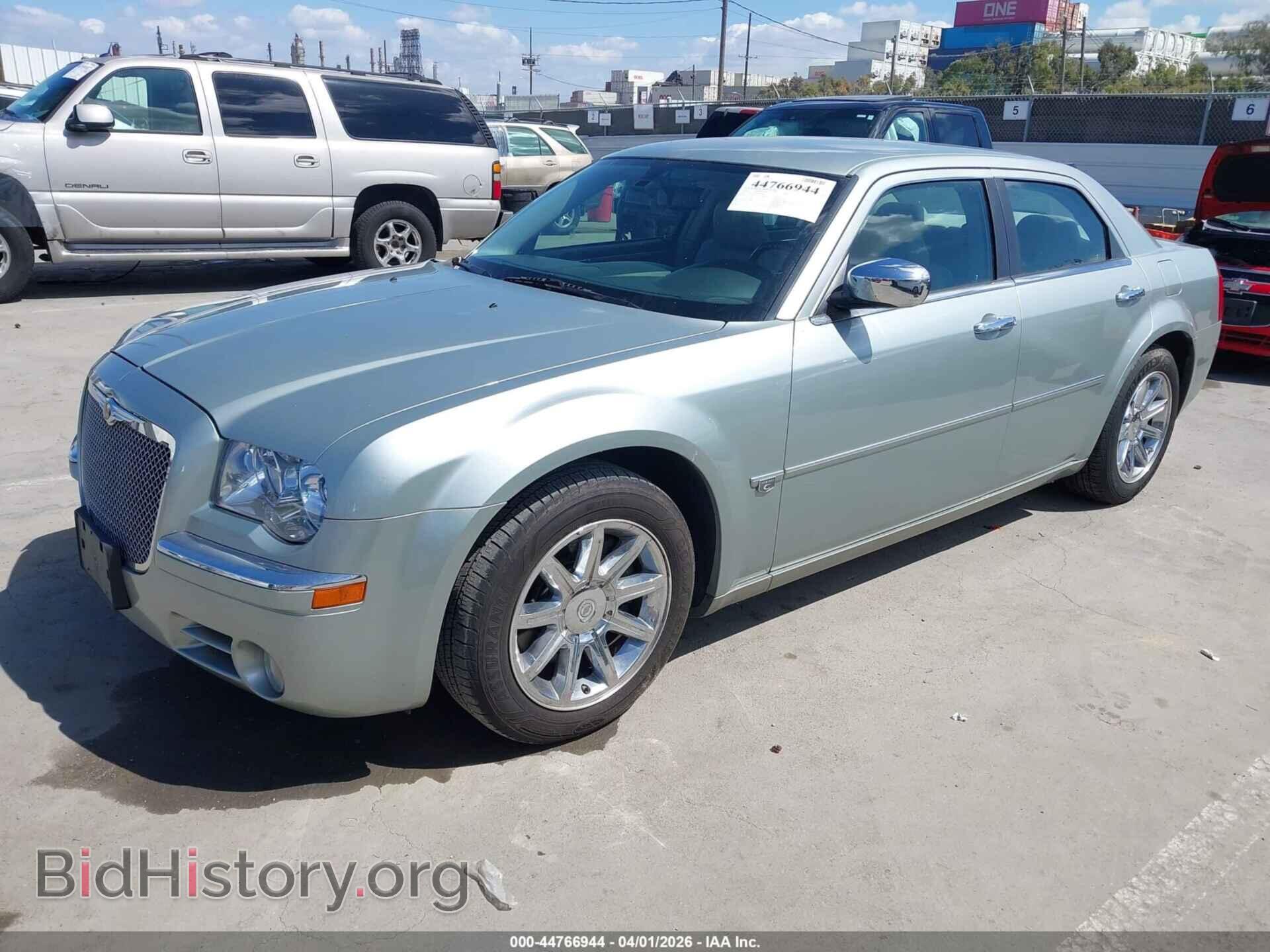 2006 CHRYSLER 300C - VIN: 2C3KA63H86H285484 - Photo 2
