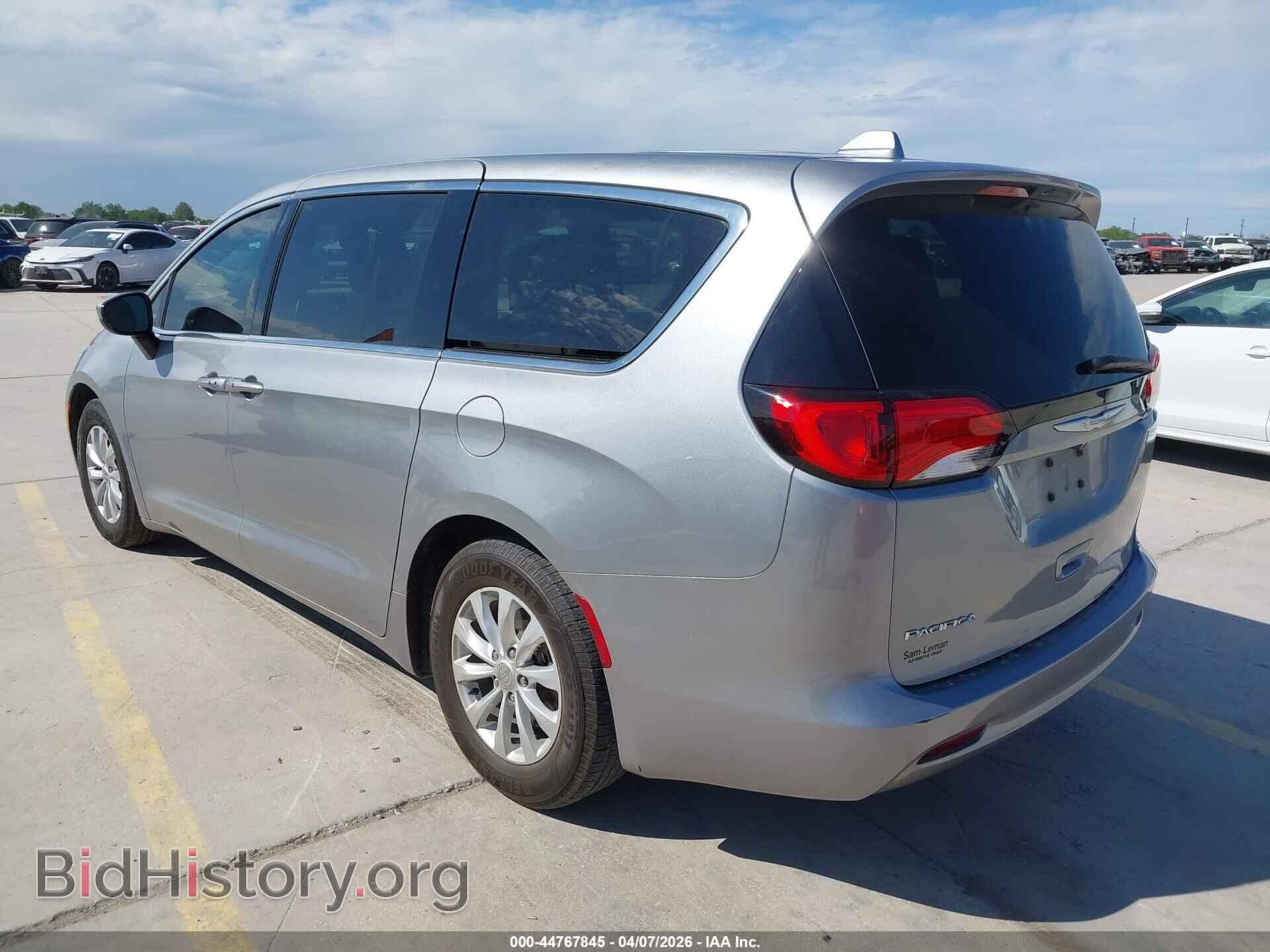 2017 CHRYSLER PACIFICA - VIN: 2C4RC1DG9HR517858 - Фото 3