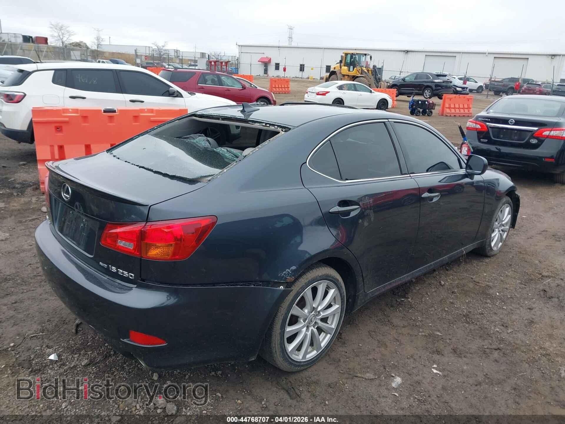 2007 LEXUS IS 250 - VIN: JTHCK262472011785 - Photo 4