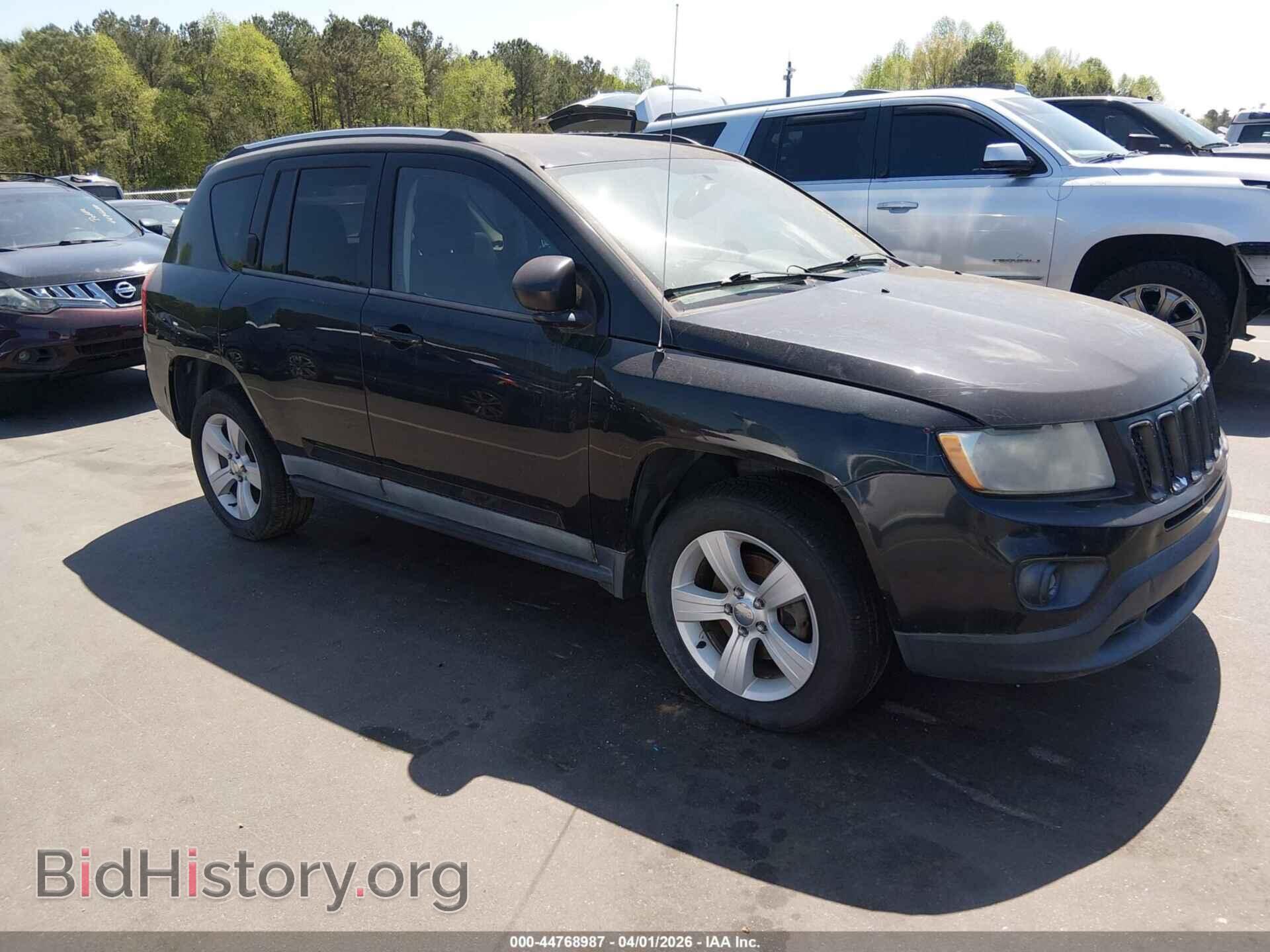 Photo 1J4NT1FA2BD224363 - JEEP COMPASS 2011