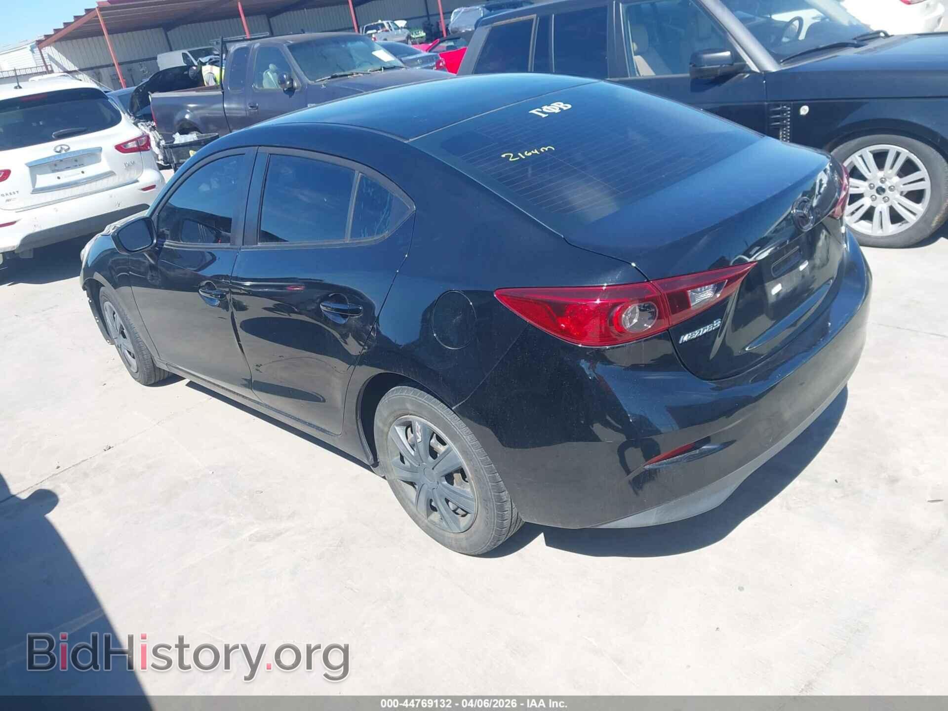 2018 MAZDA MAZDA3 - VIN: 3MZBN1U75JM209091 - Фото 3