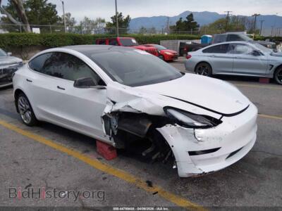 2018 Tesla MODEL 3 Long Range/Performance, white — VIN 5YJ3E1EB9JF135530, IAAI