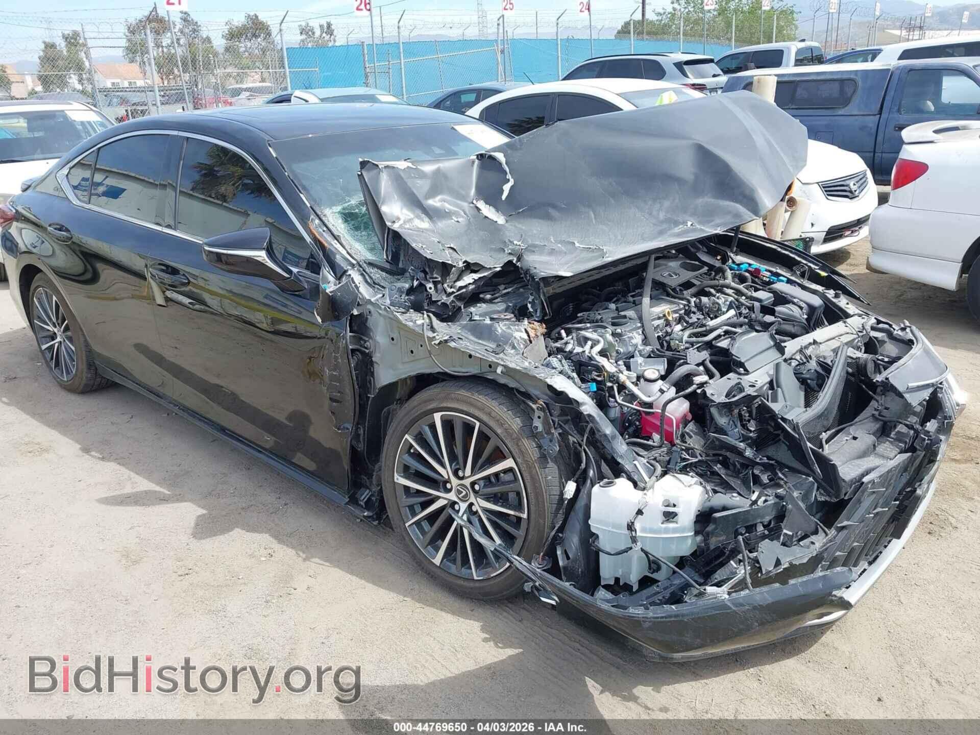 Фотография 58ADA1C19RU040189 - LEXUS ES 300H 2024