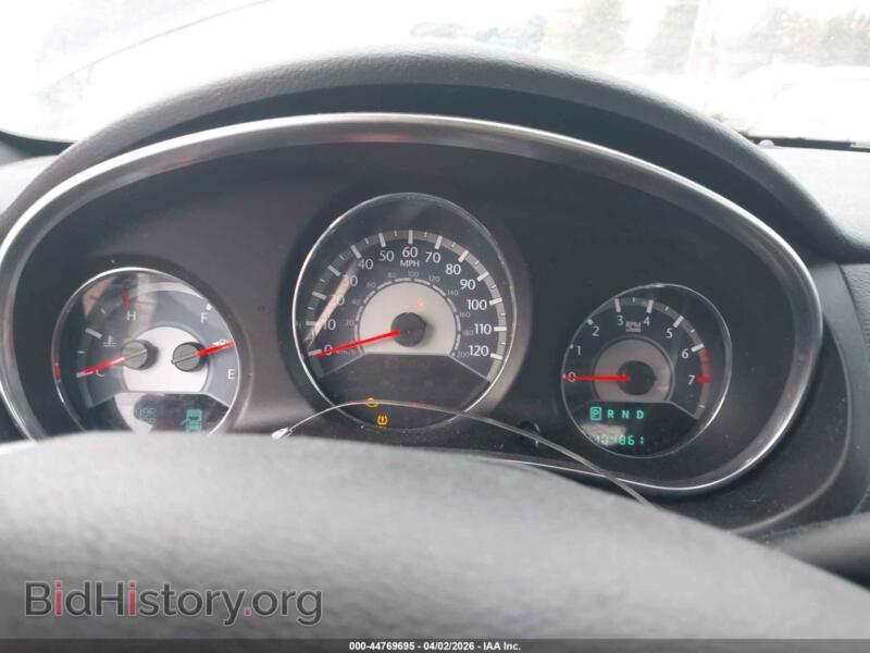 2012 Chrysler 200 (VIN 1C3CCBCG3CN326606) — photo 7 of 11