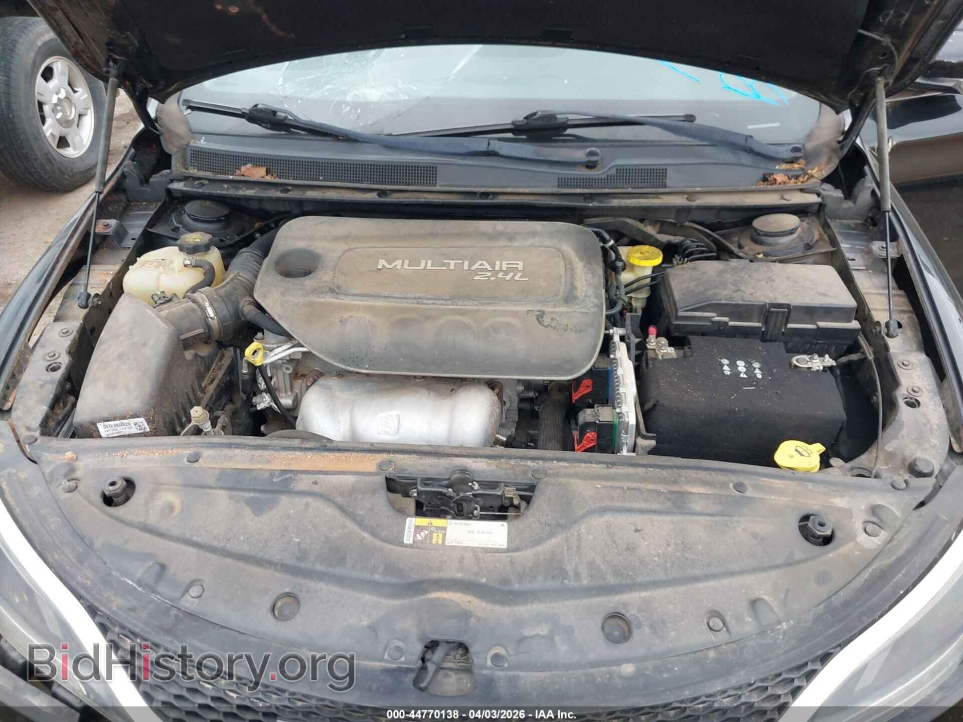 2015 CHRYSLER 200 - VIN: 1C3CCCAB1FN715410 - Фото 10