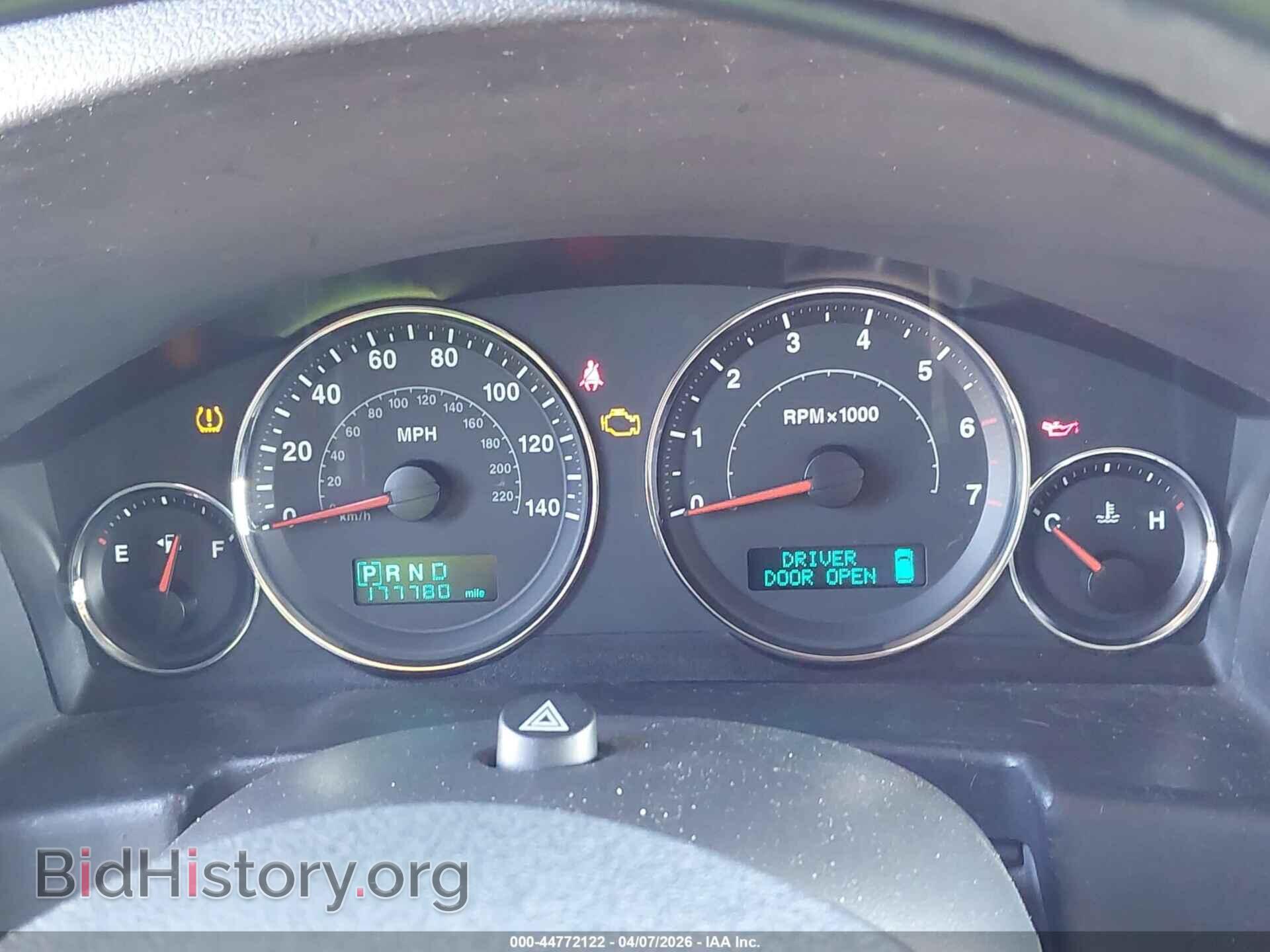 2007 JEEP COMMANDER - VIN: 1J8HG48P87C528409 - Фото 7