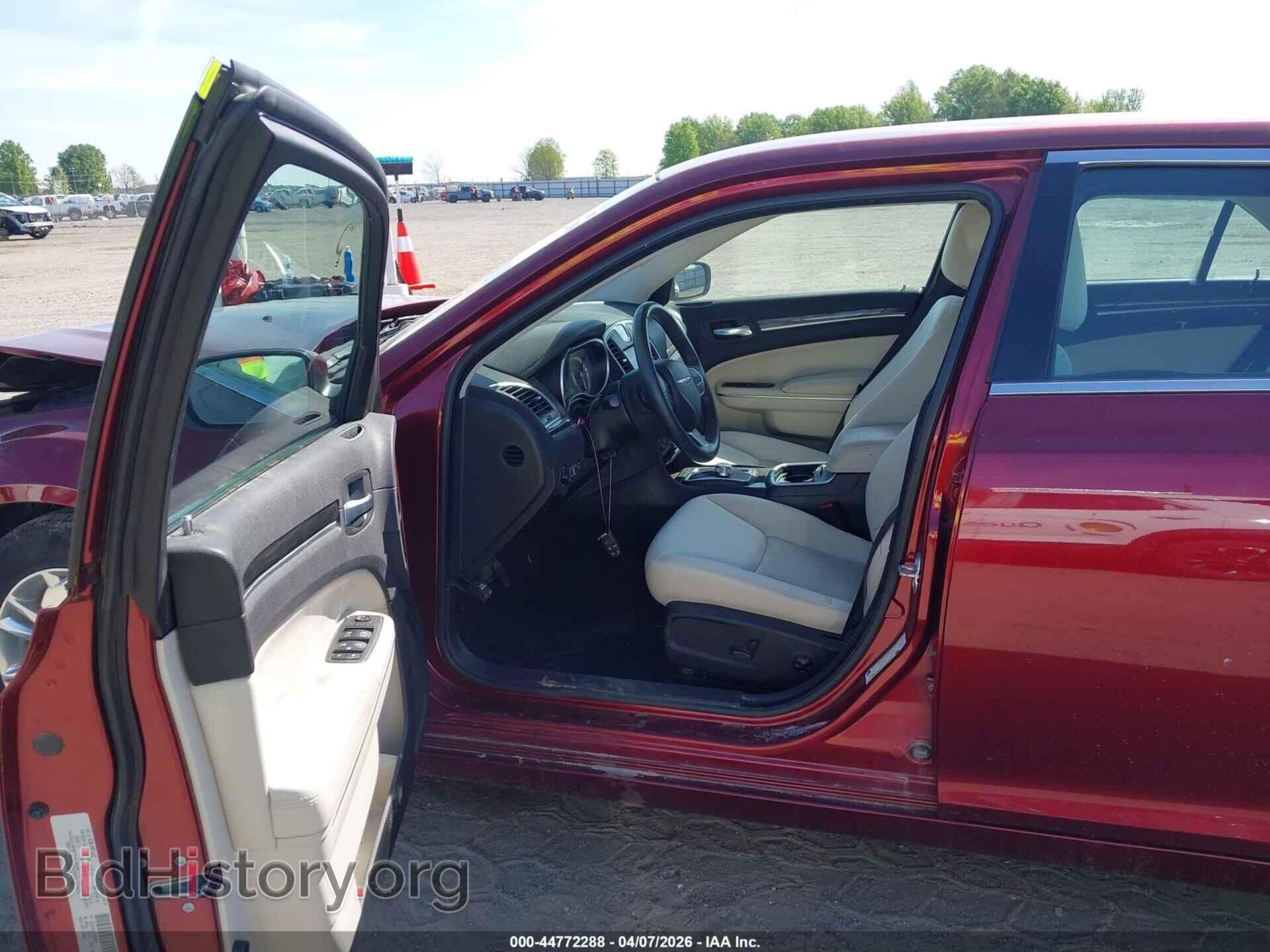 2018 CHRYSLER 300 - VIN: 2C3CCAAG7JH292012 - Фото 18