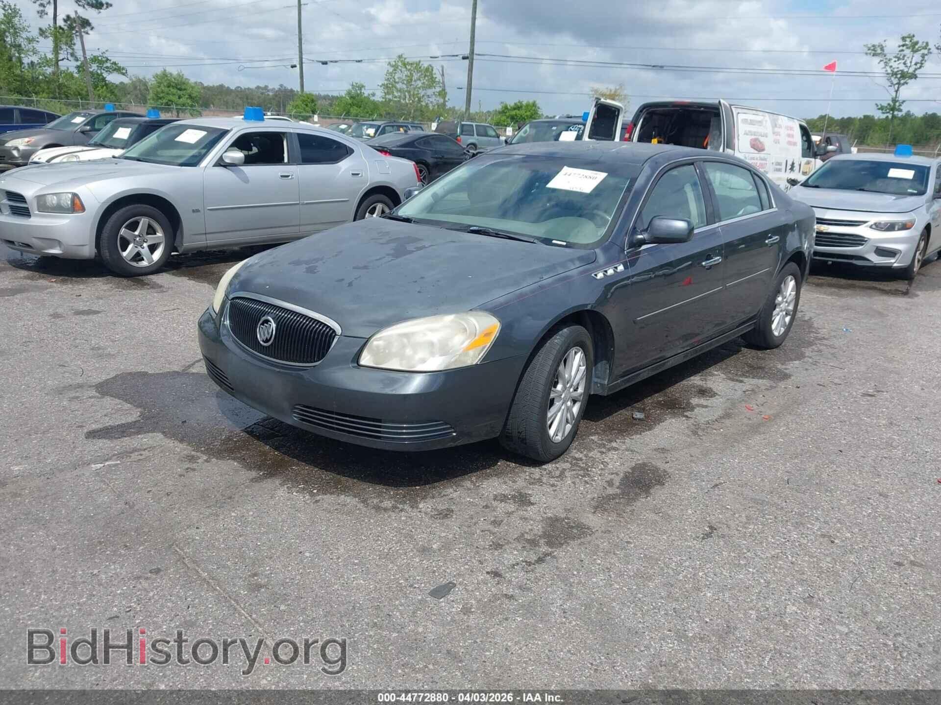 2011 BUICK LUCERNE - VIN: 1G4HC5EM7BU128200 - Photo 2