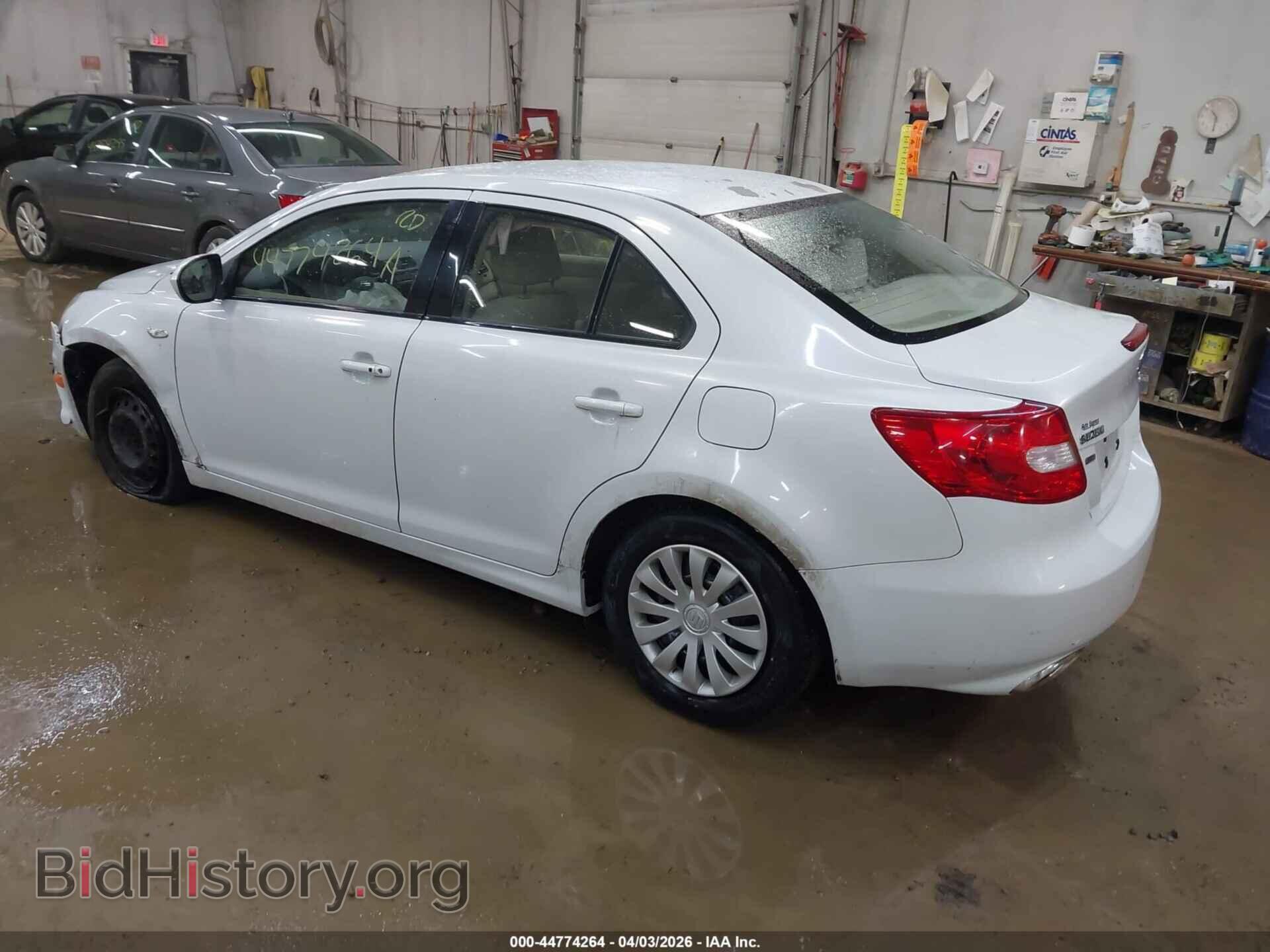 2010 SUZUKI KIZASHI - VIN: JS2RF9A12A6100137 - Photo 3
