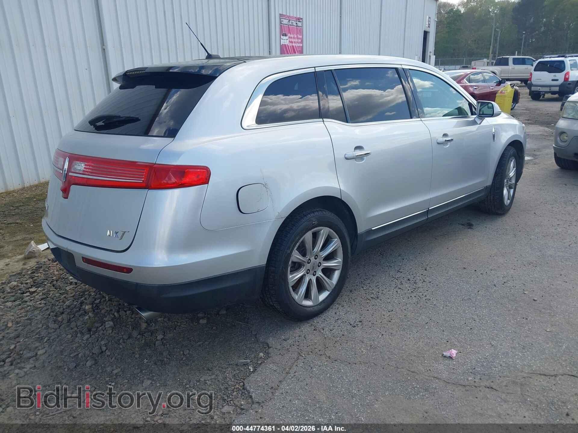 2016 LINCOLN MKT - VIN: 2LMHJ5FK3GBL00310 - Фото 4