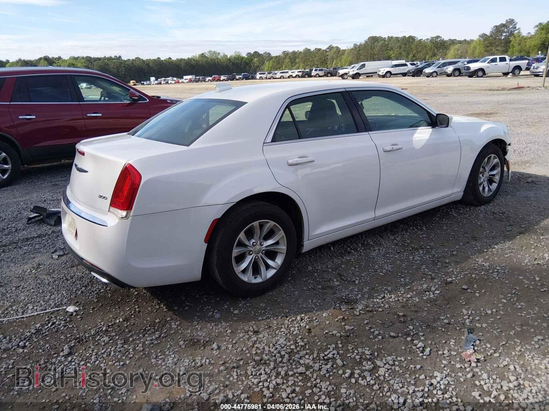 2016 CHRYSLER 300 - VIN: 2C3CCAAG4GH141833 - Фото 4