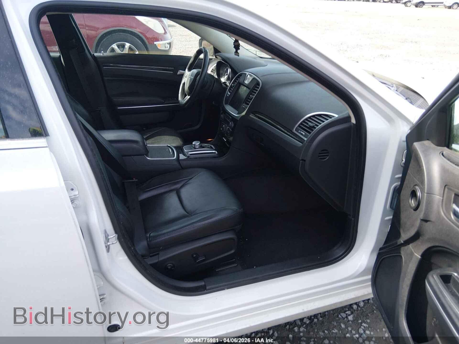 2016 CHRYSLER 300 - VIN: 2C3CCAAG4GH141833 - Фото 5