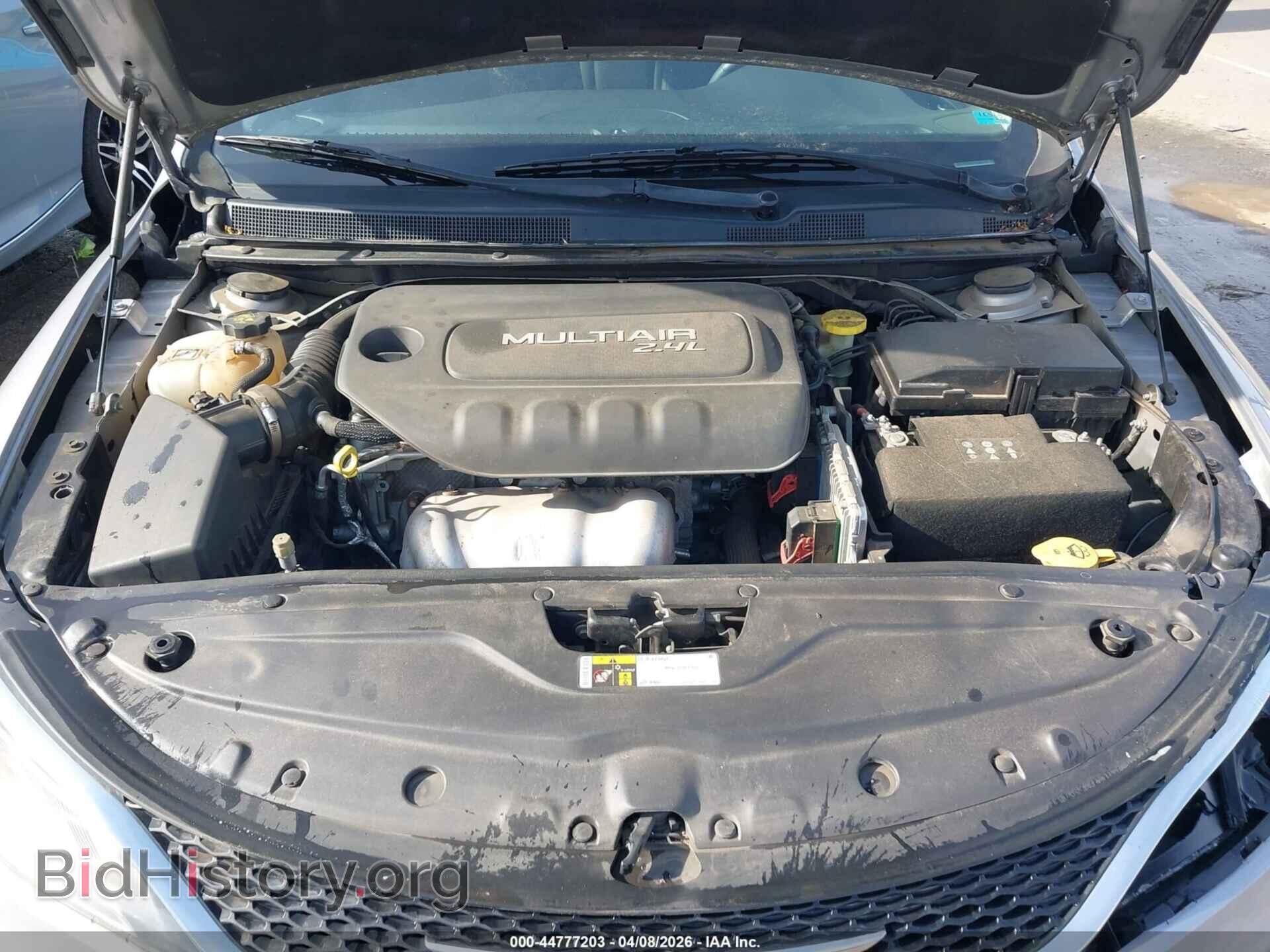 2015 CHRYSLER 200 - VIN: 1C3CCCAB2FN692476 - Photo 10