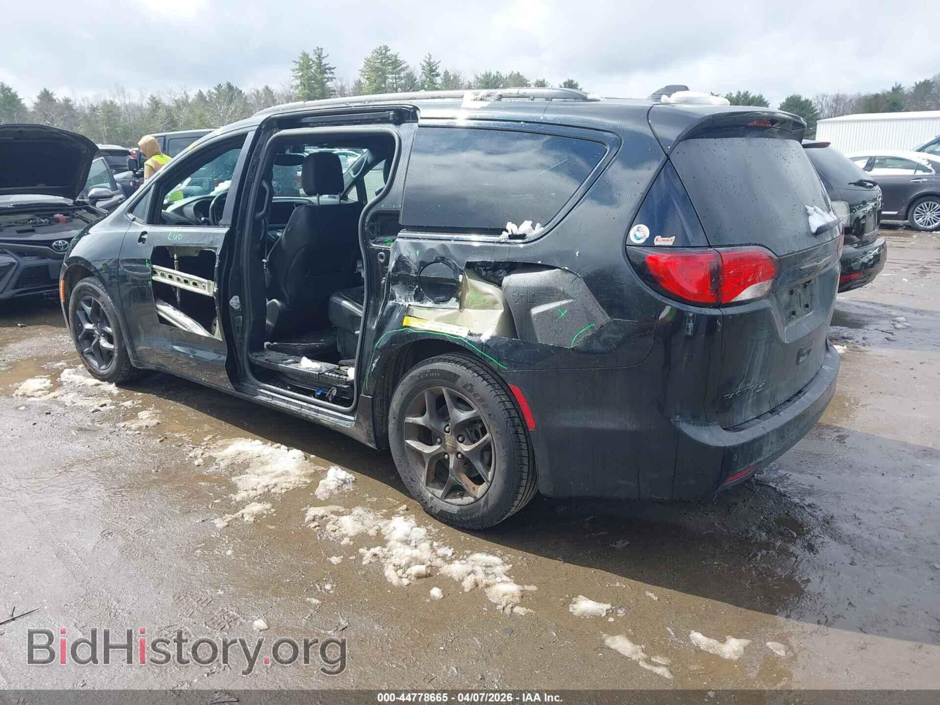 2020 CHRYSLER PACIFICA - VIN: 2C4RC1BG1LR237864 - Фото 3