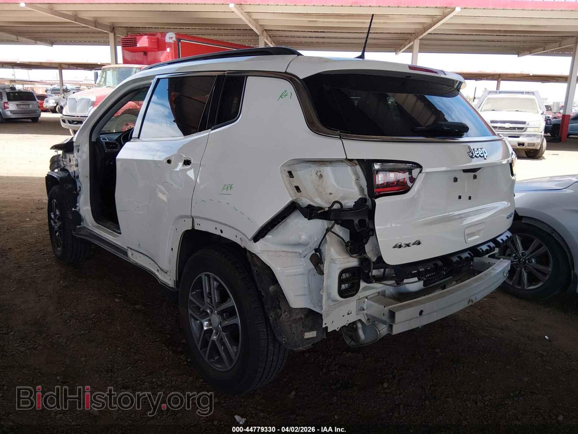 2018 JEEP COMPASS - VIN: 3C4NJDBB3JT114877 - Фото 3