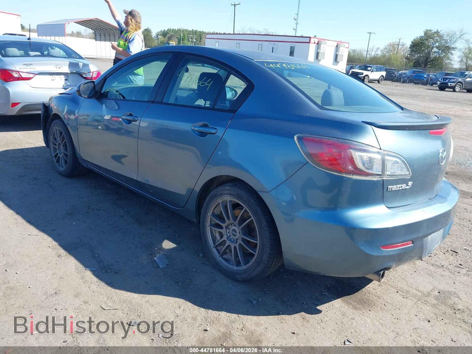 2011 MAZDA MAZDA3 - VIN: JM1BL1U60B1375940 - Фото 3