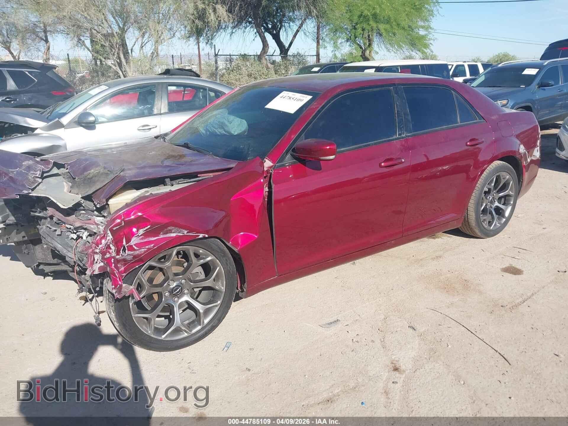 2018 CHRYSLER 300 - VIN: 2C3CCABG2JH313928 - Фото 2