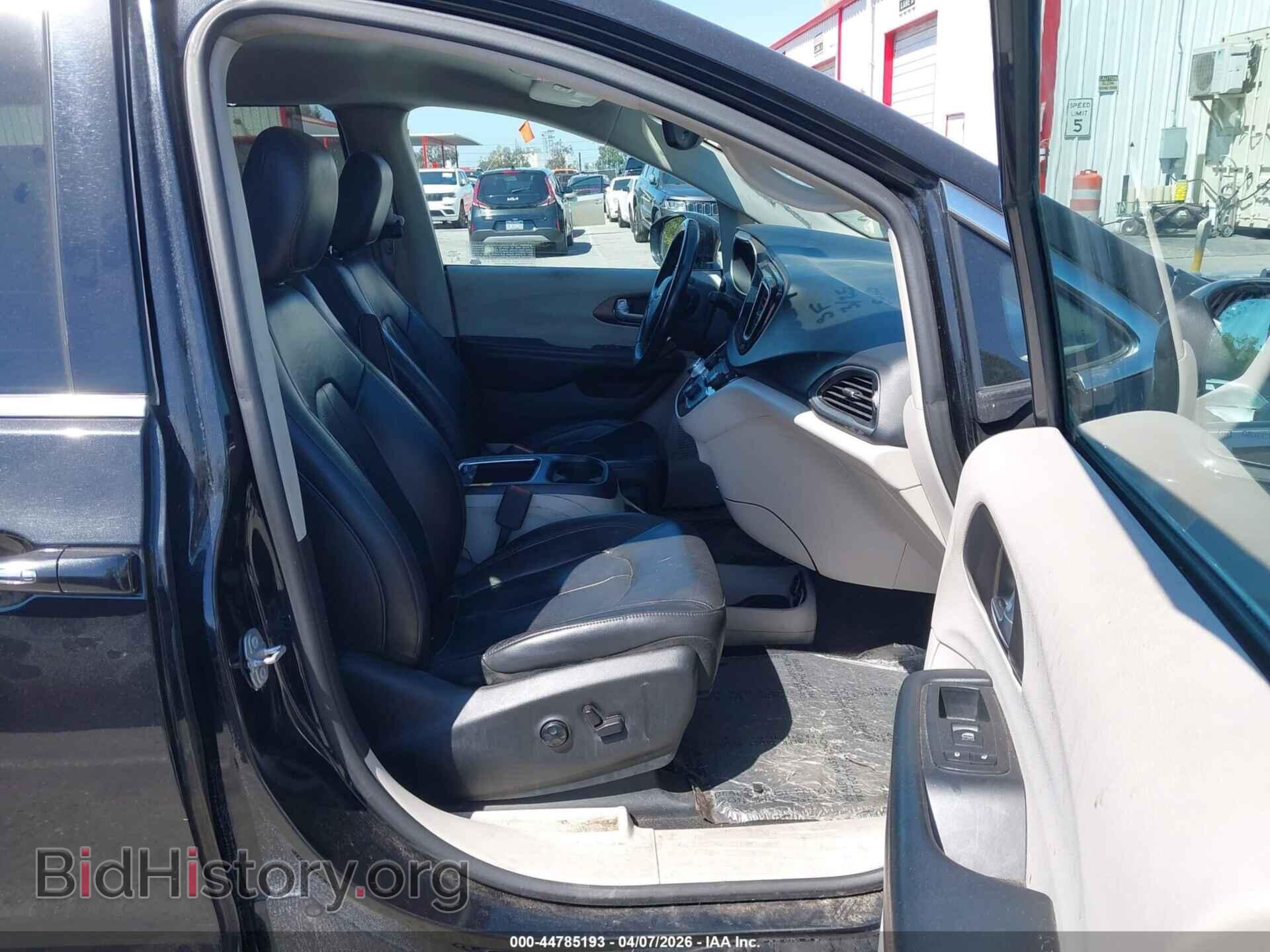 2017 CHRYSLER PACIFICA - VIN: 2C4RC1EG7HR656093 - Photo 5