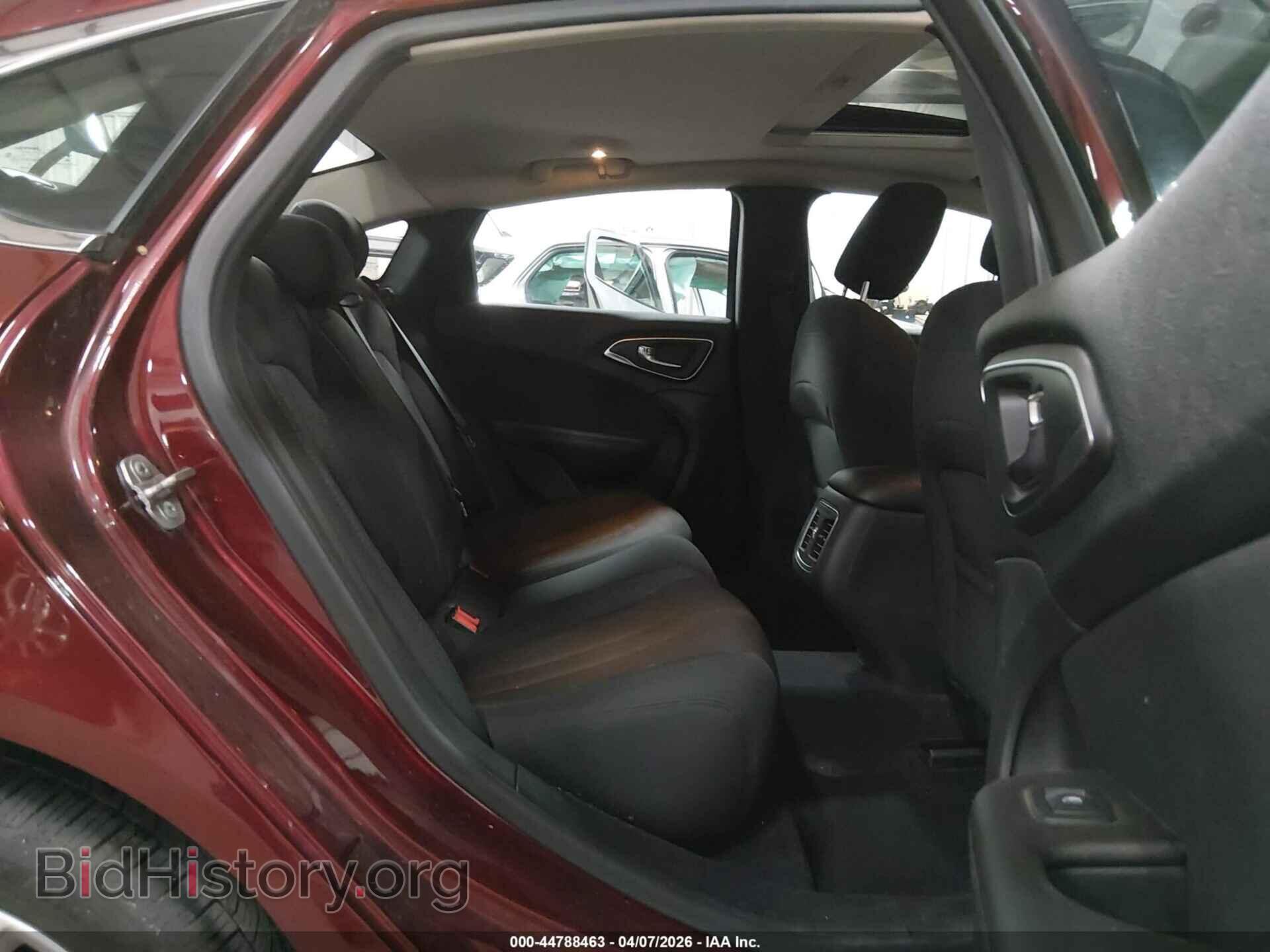 2015 CHRYSLER 200 - VIN: 1C3CCCAB3FN552162 - Фото 8