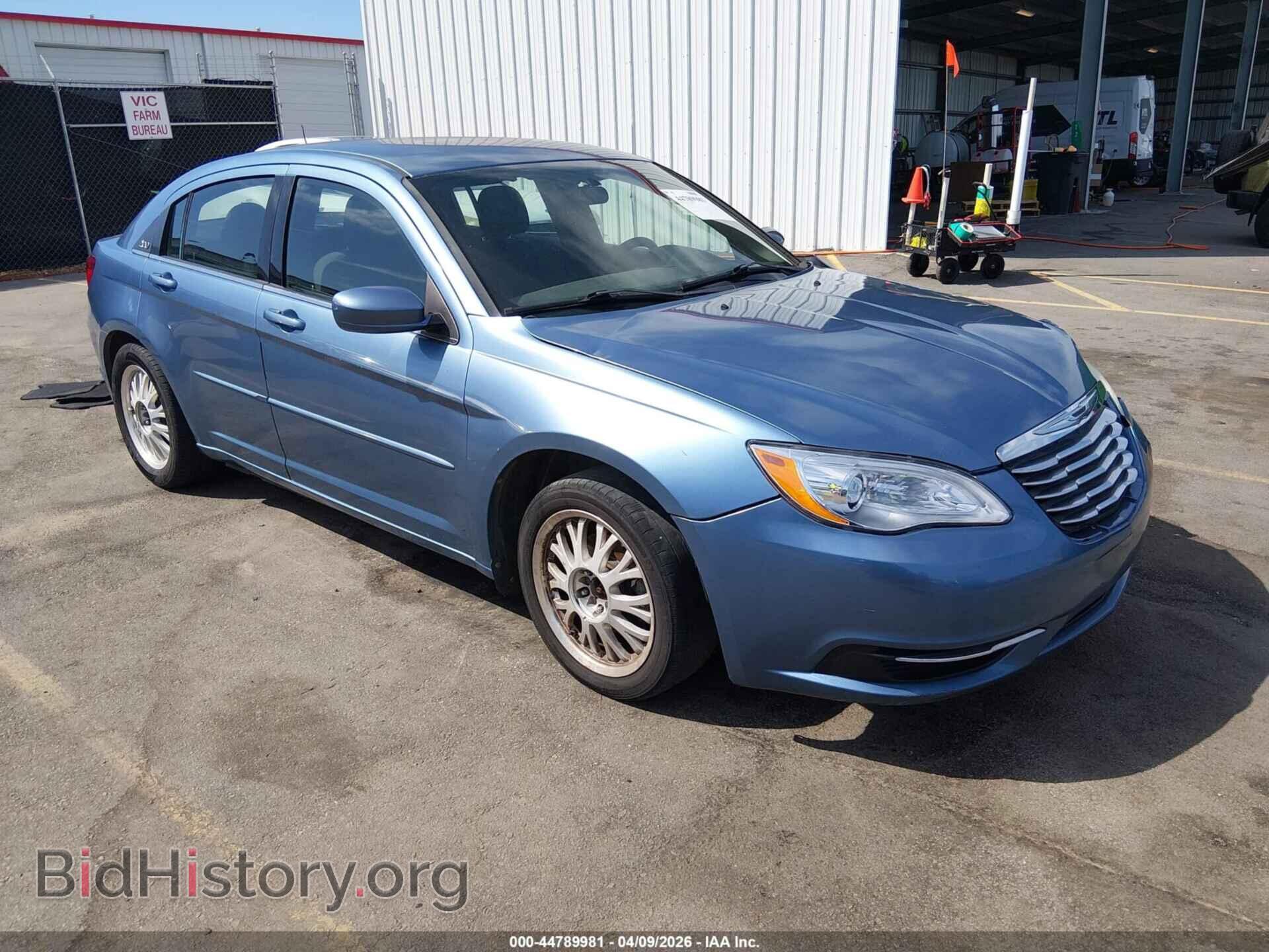 Photo 1C3BC4FB2BN559933 - CHRYSLER 200 2011