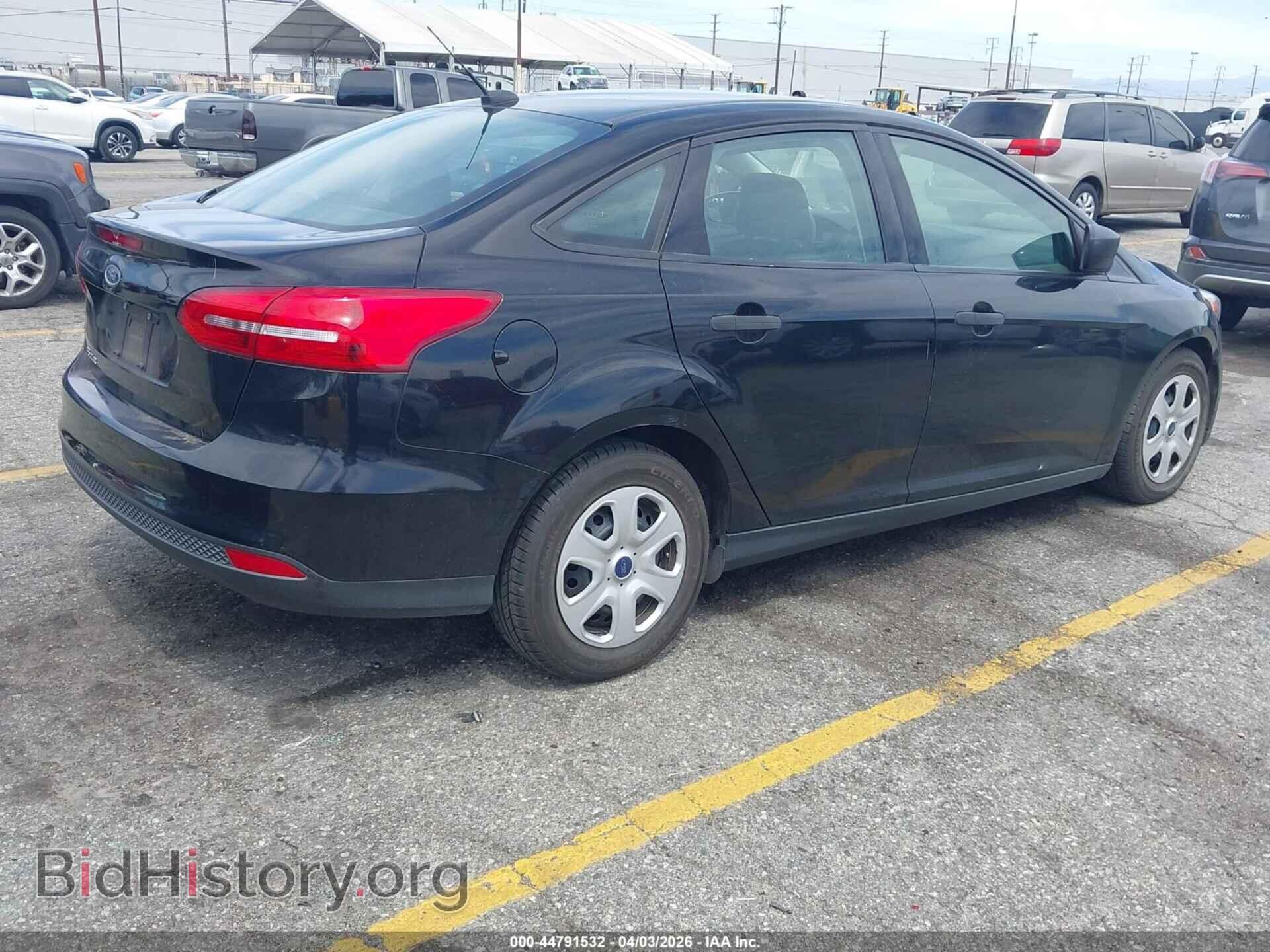 2017 FORD FOCUS - VIN: 1FADP3E26HL348216 - Photo 4