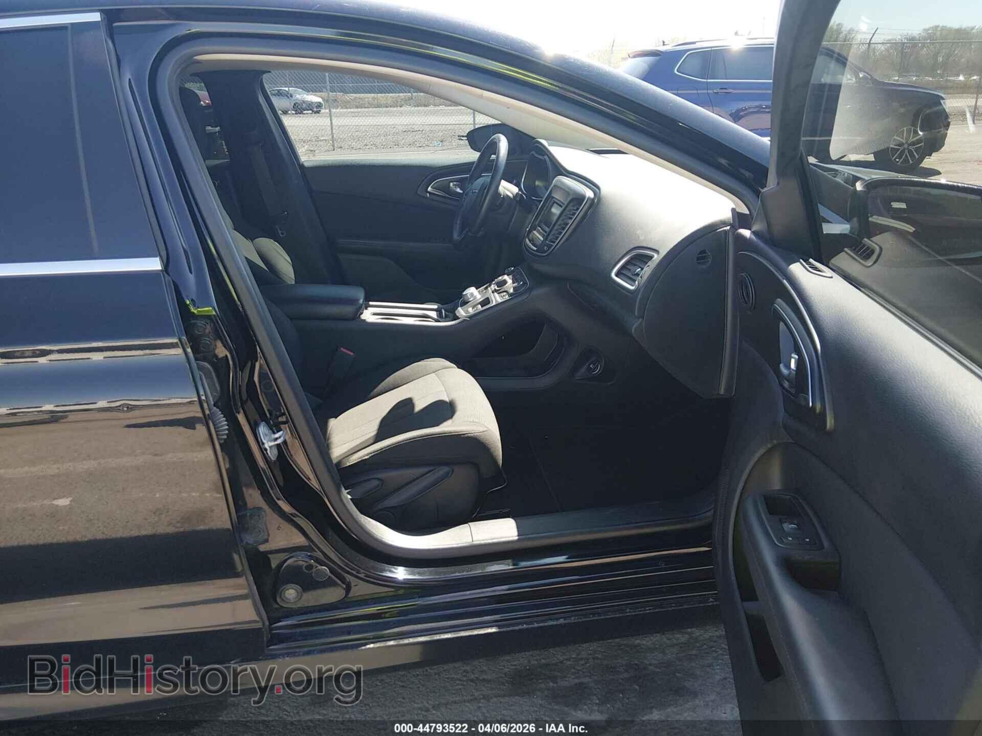 2017 CHRYSLER 200 - VIN: 1C3CCCFB4HN511292 - Фото 5