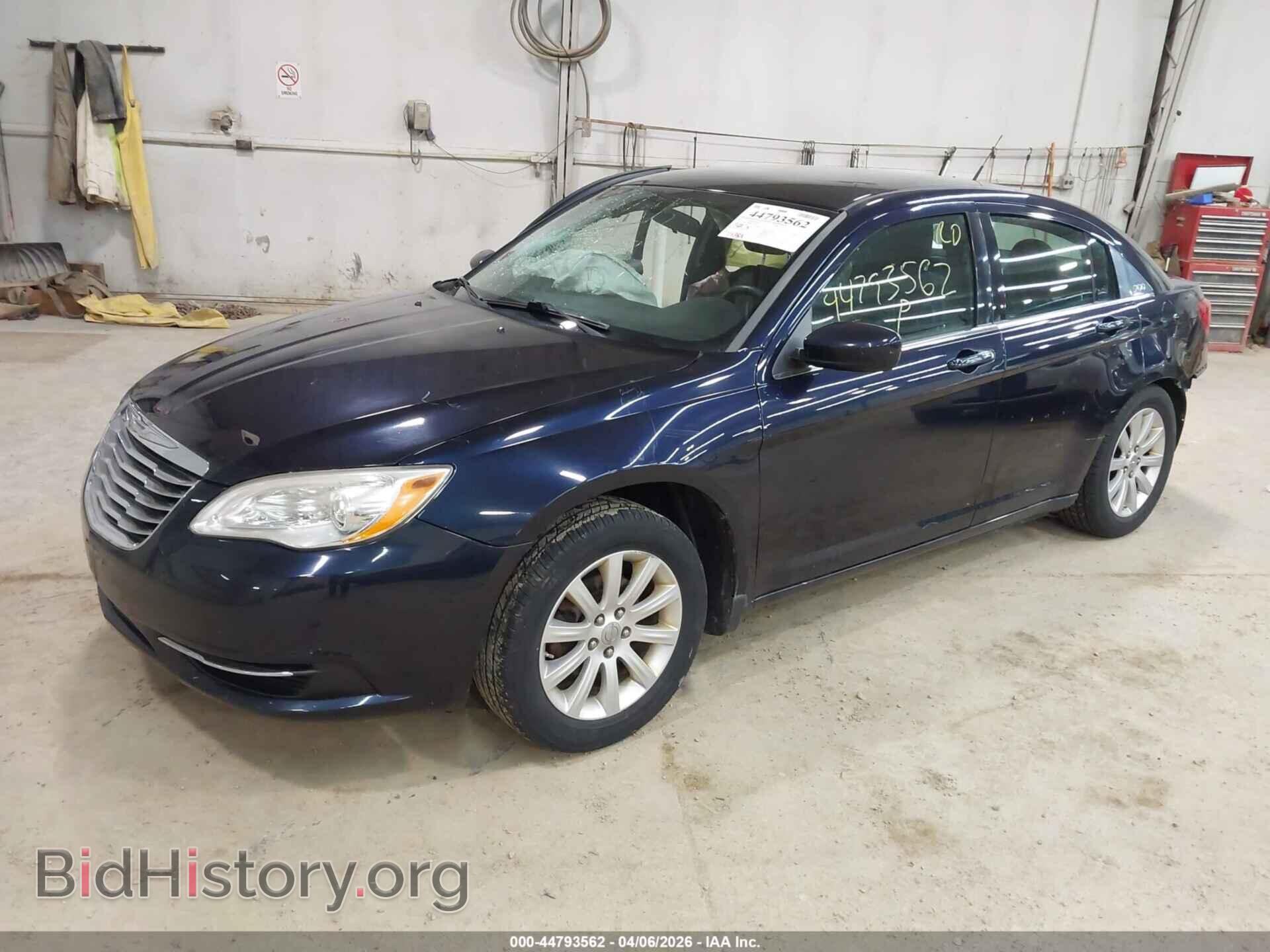 2011 CHRYSLER 200 - VIN: 1C3BC1FB8BN537885 - Фото 2