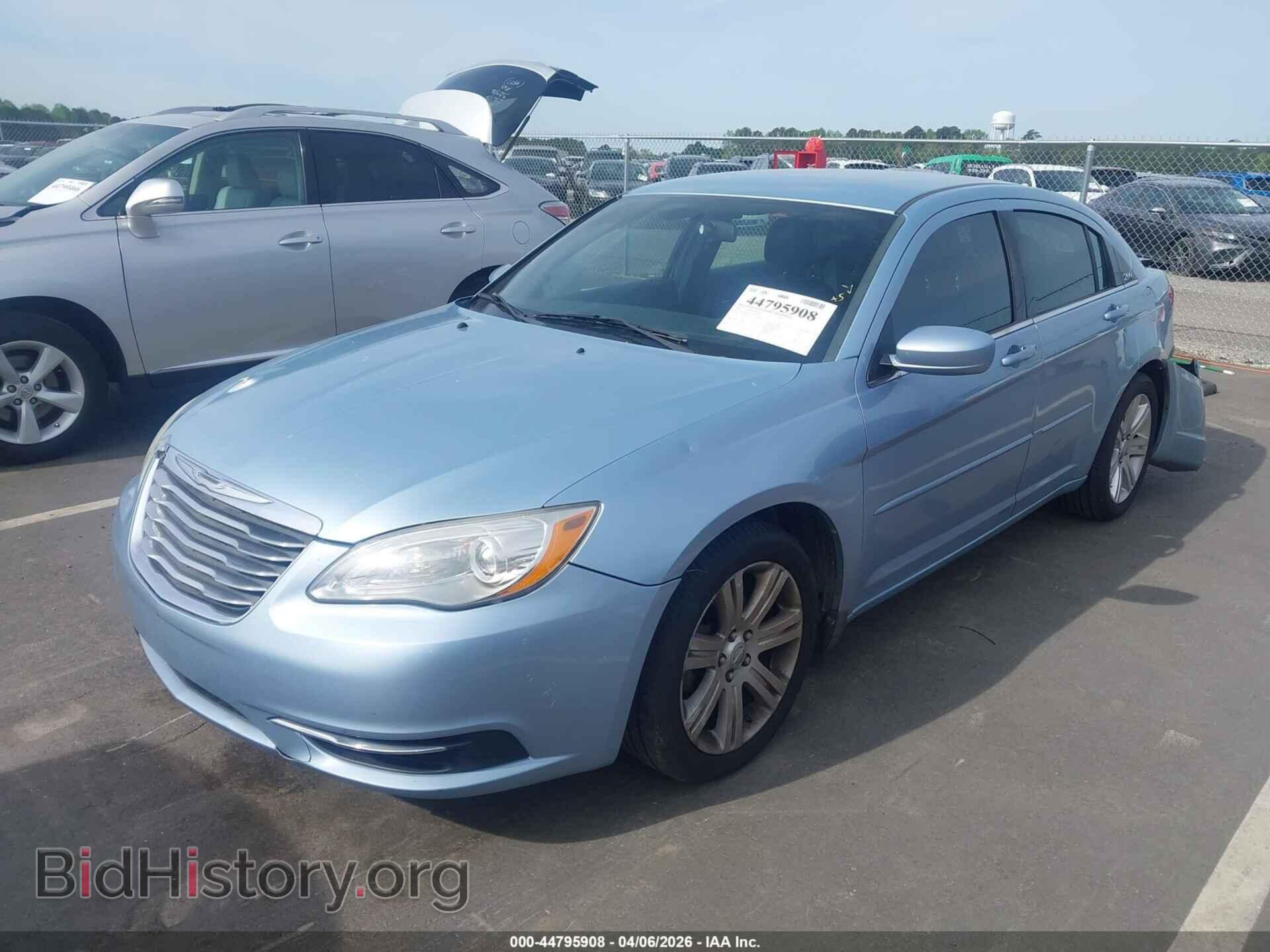 2013 CHRYSLER 200 - VIN: 1C3CCBBB1DN656607 - Photo 2