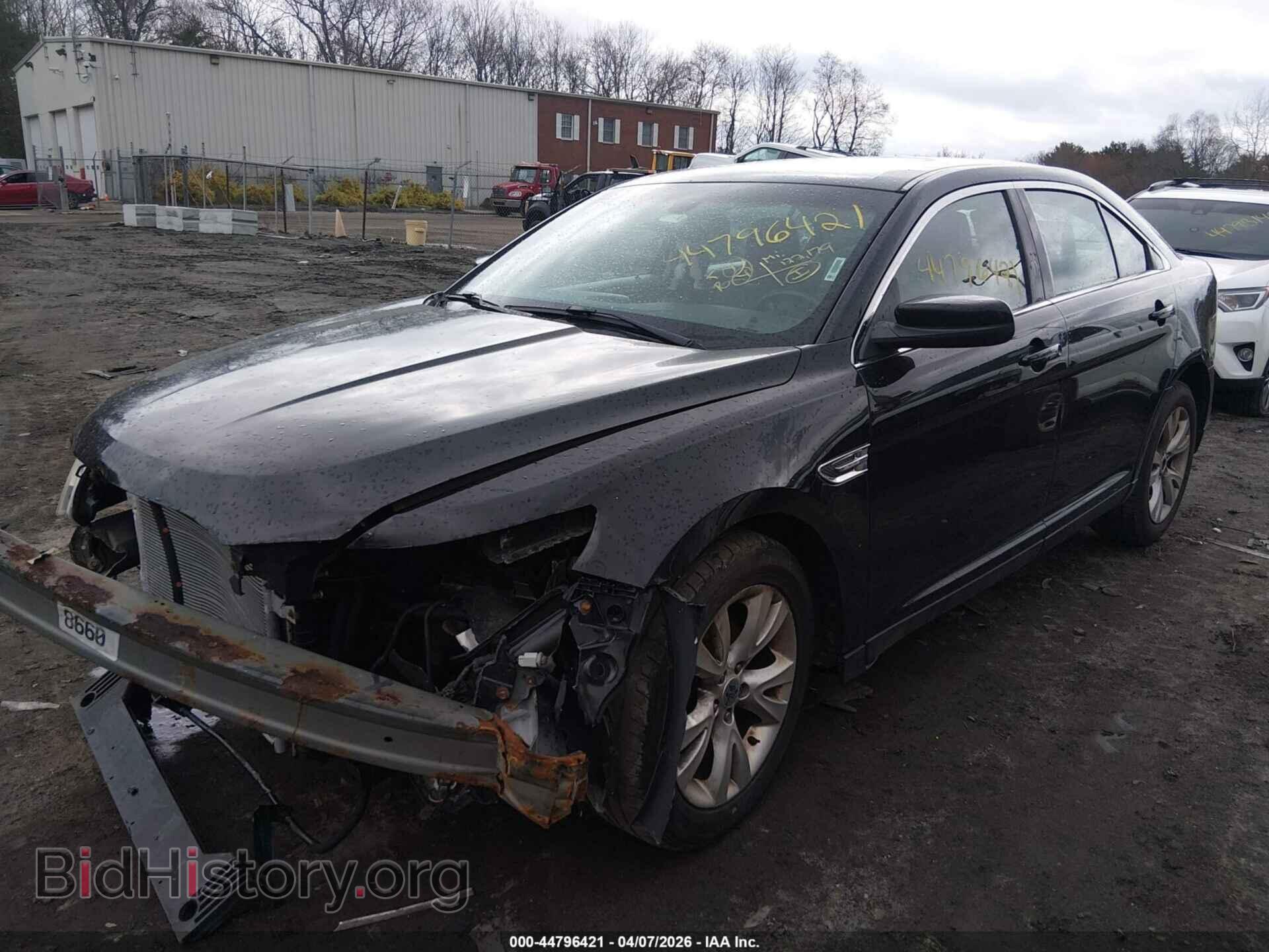 2011 FORD TAURUS - VIN: 1FAHP2EW5BG100327 - Photo 2