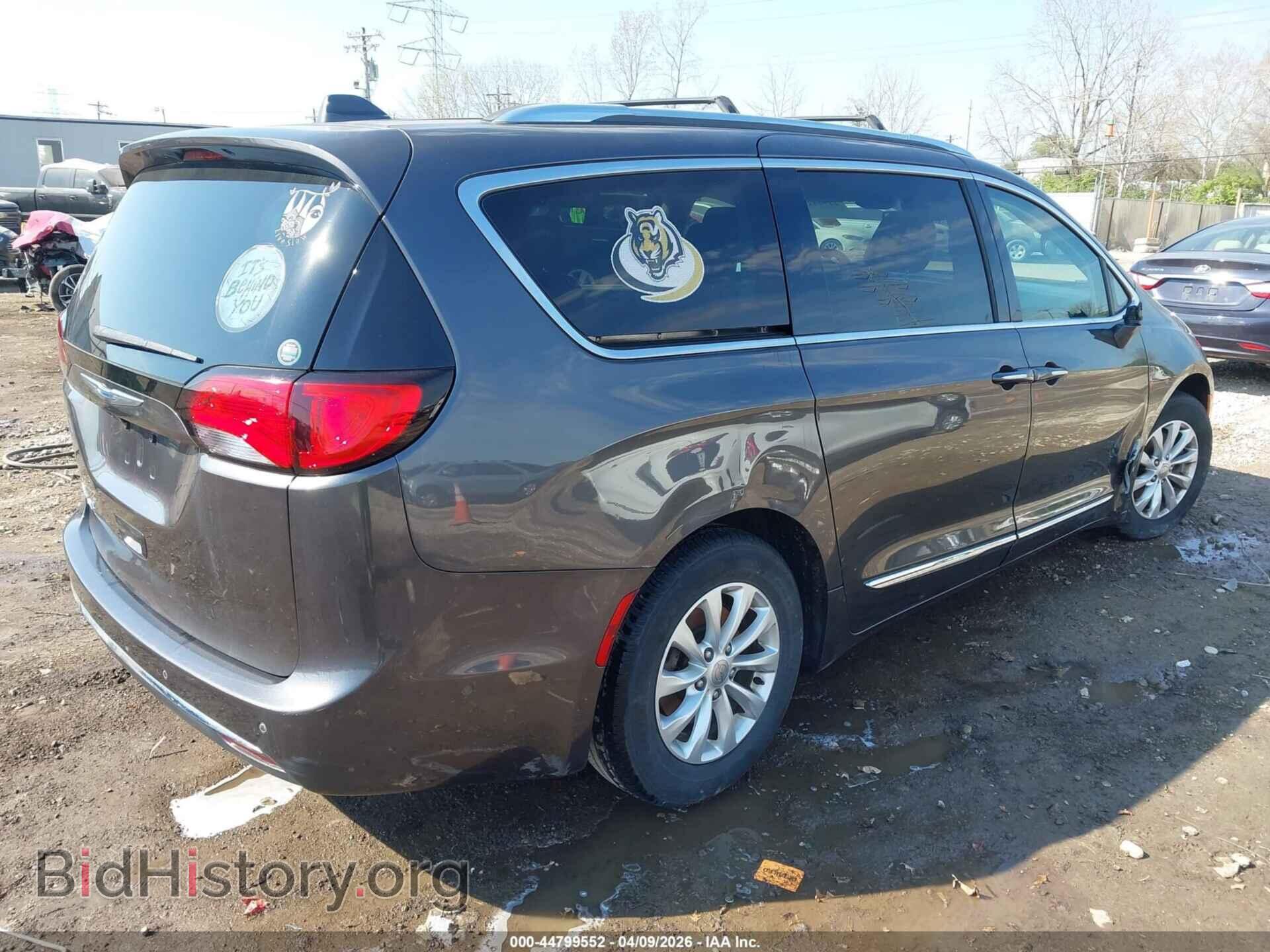 2018 CHRYSLER PACIFICA - VIN: 2C4RC1BGXJR216864 - Фото 4
