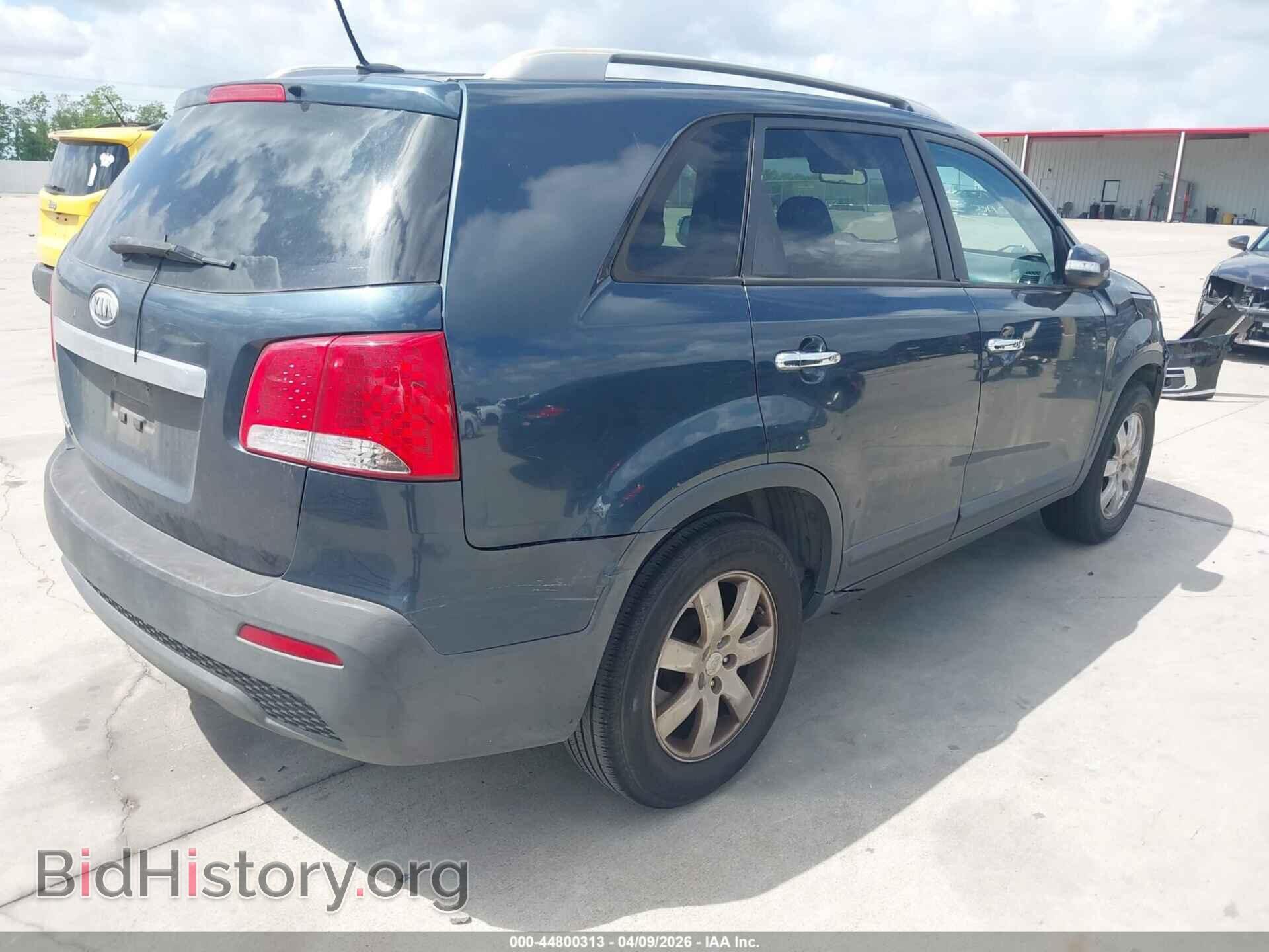 2011 KIA SORENTO - VIN: 5XYKT4A26BG166320 - Photo 4